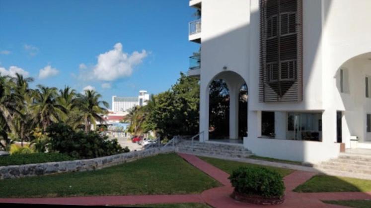 Studio oceanfront prime location