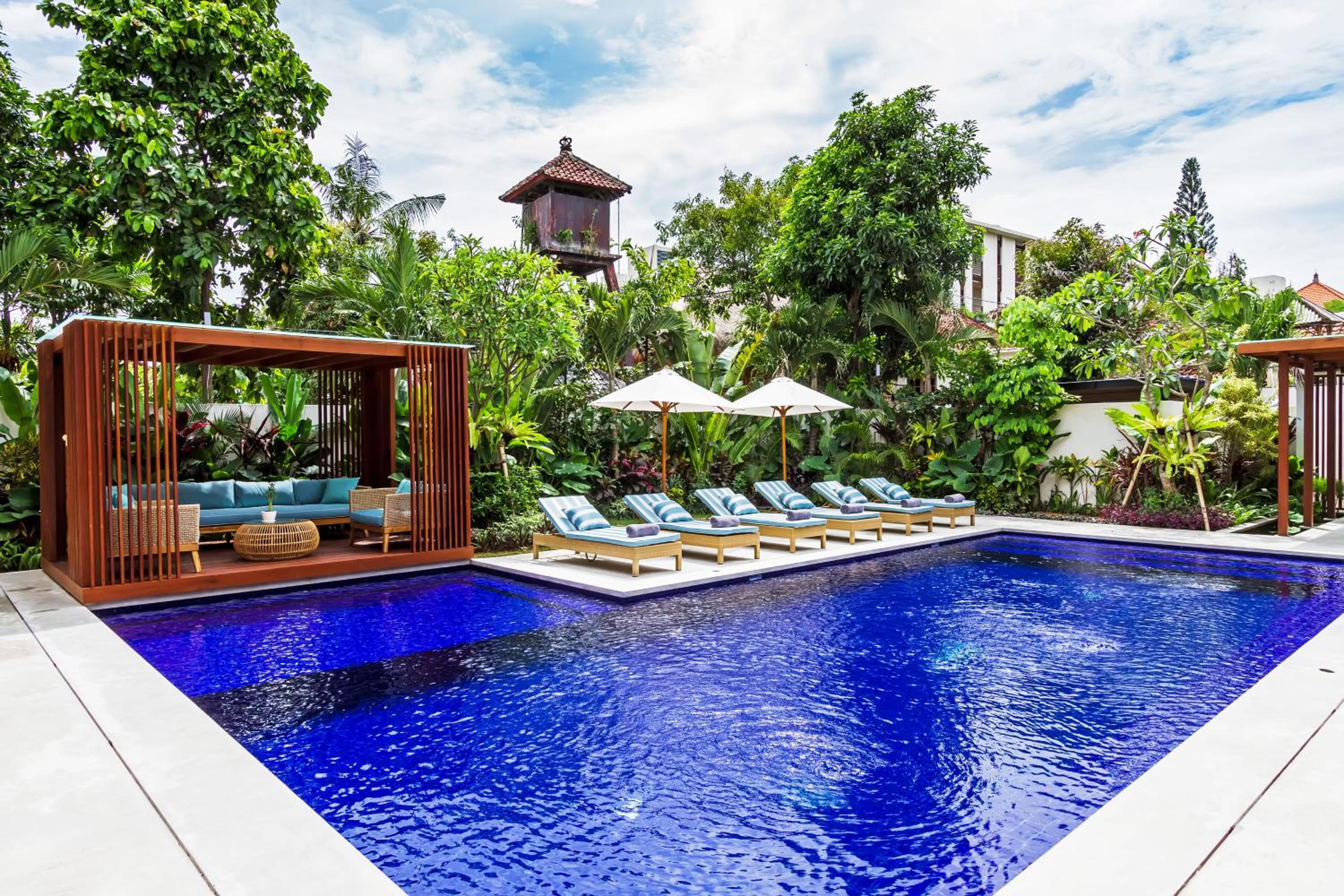 THE BOTANICAL 6 BED LUXURY 900 meter from beach view 2