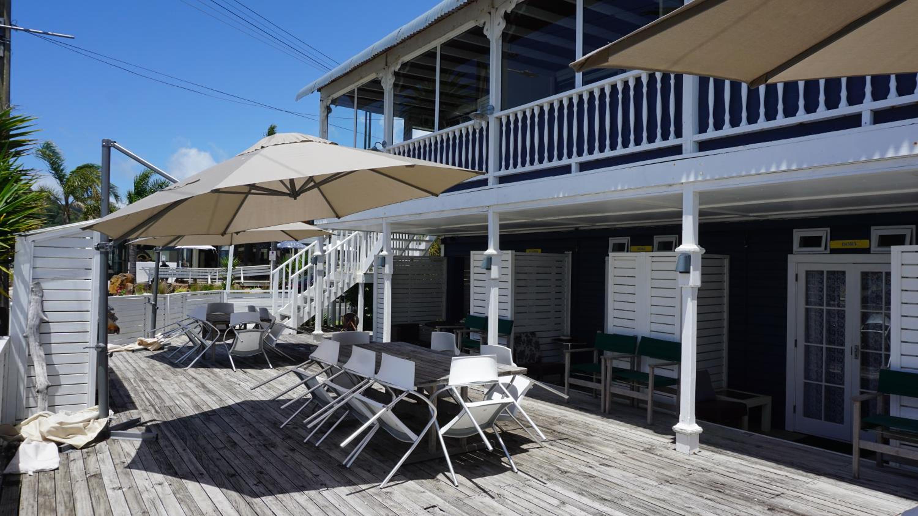 Nana Glads Beachfront Accommodation view 5