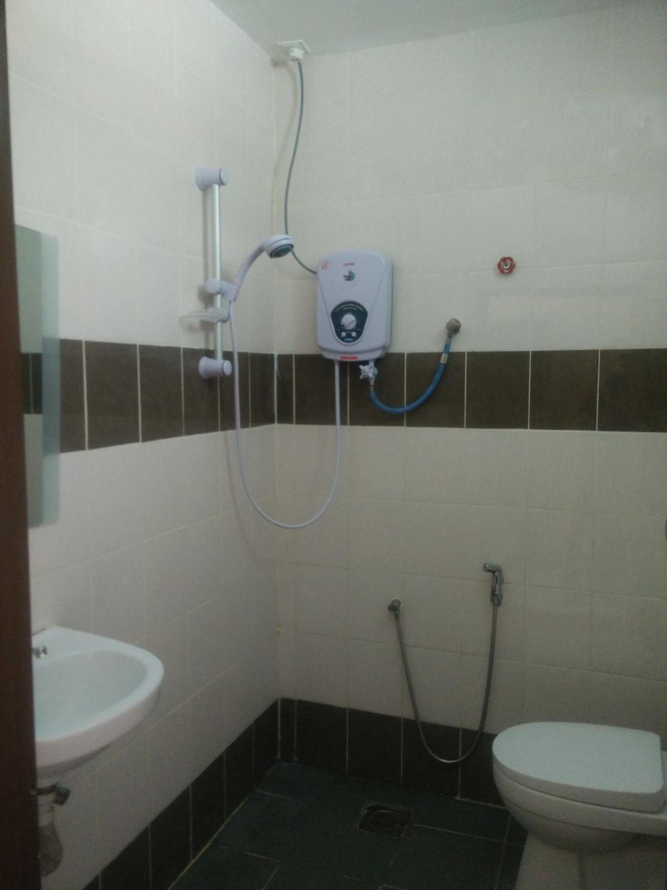 Penarak Bamboo Beach Motel