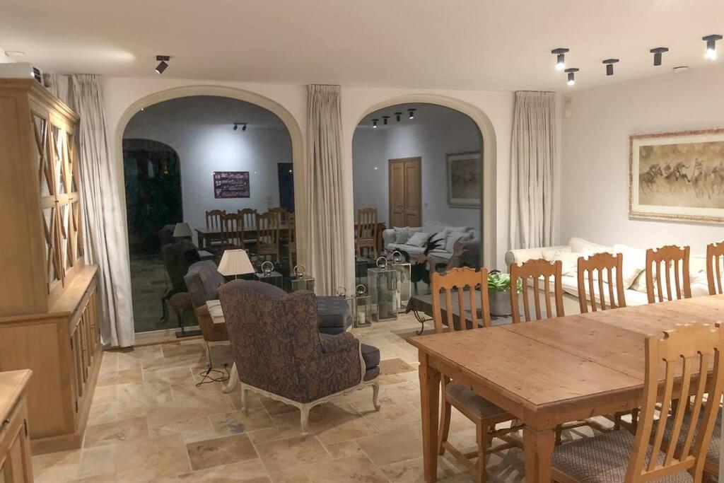 Gastenhuis prachtige Historische Vierkant Hoeve