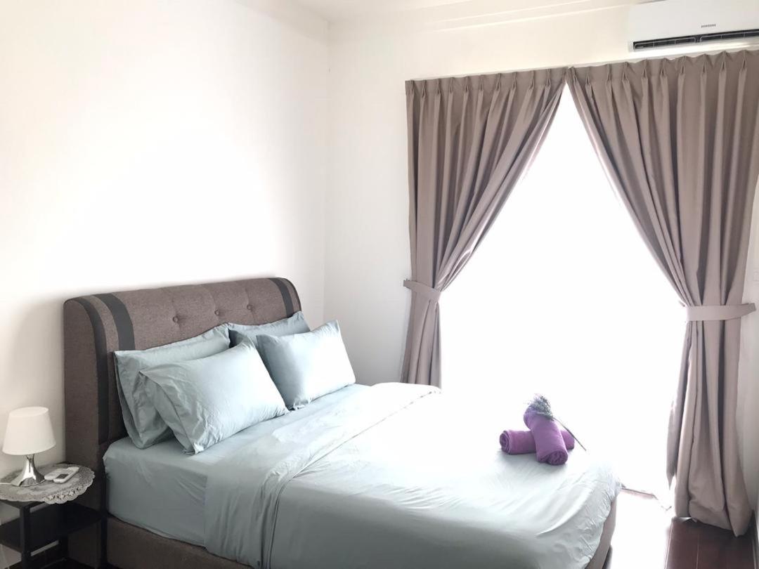 JB City CIQ-R&F Shopping Mall Apartment