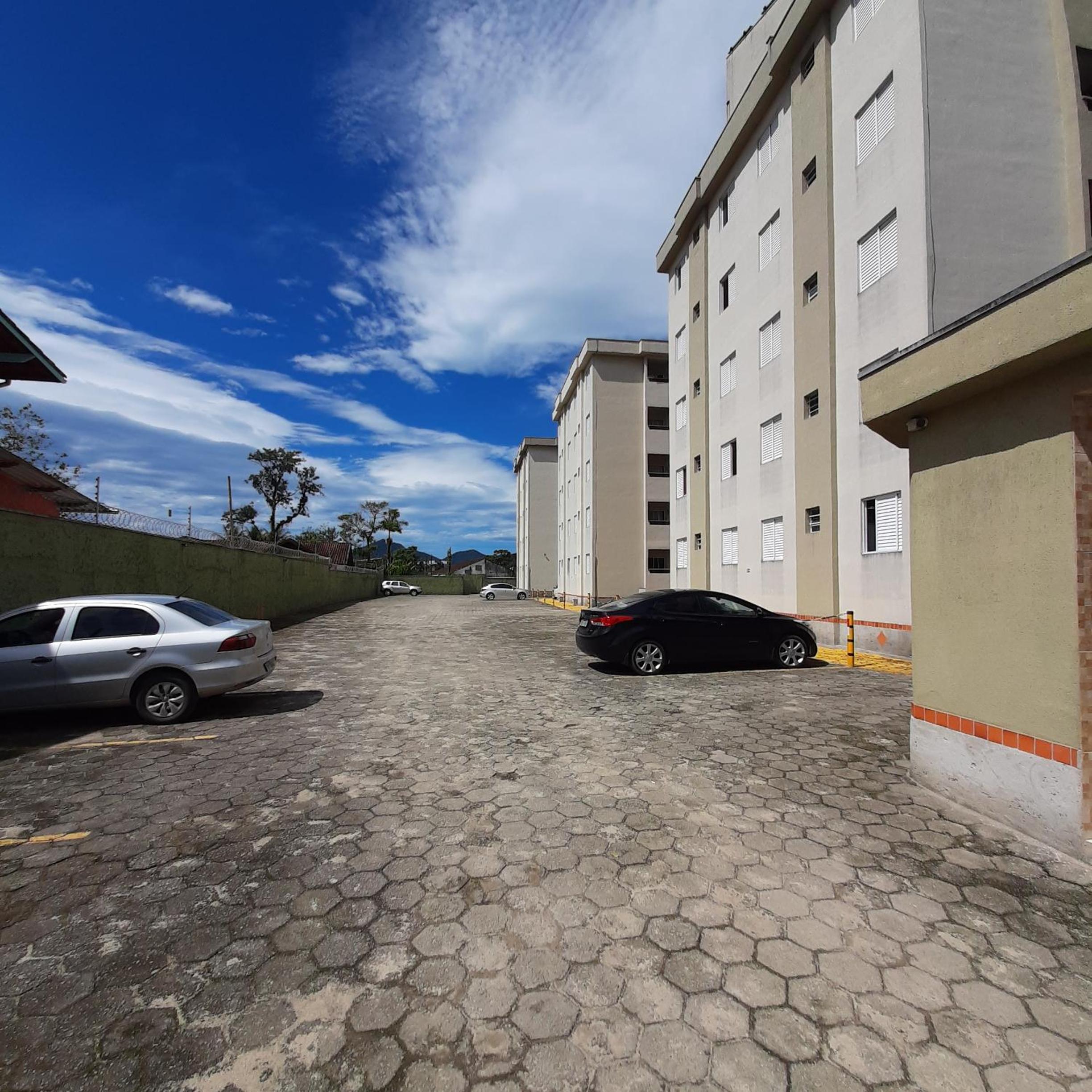 APTO PERTINHO DA PRAIA Internet 500mb e 3 Tvs 2 Quartos TV a cabo Estacionamento Tudo Perto view 3