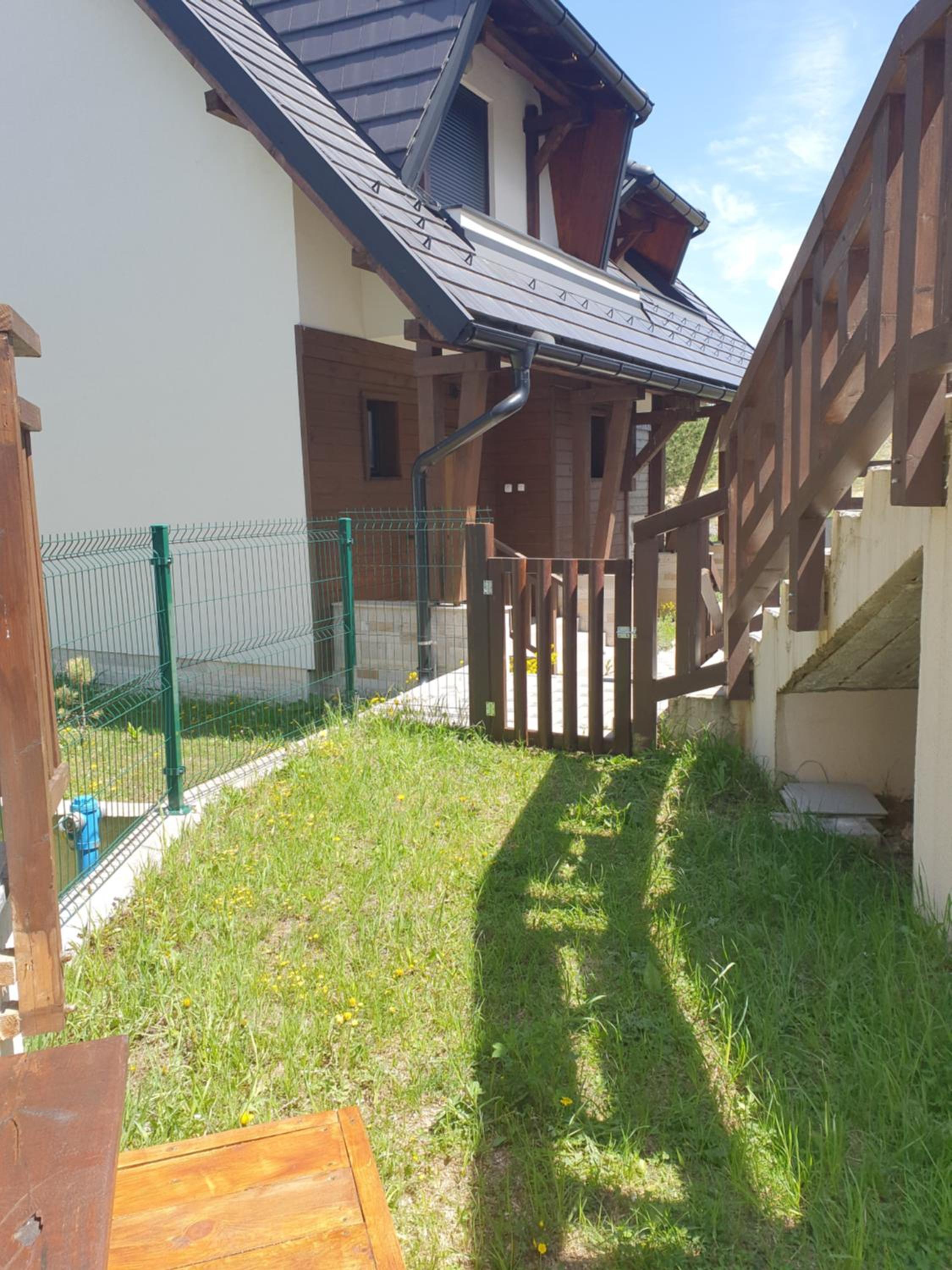 Photo 33