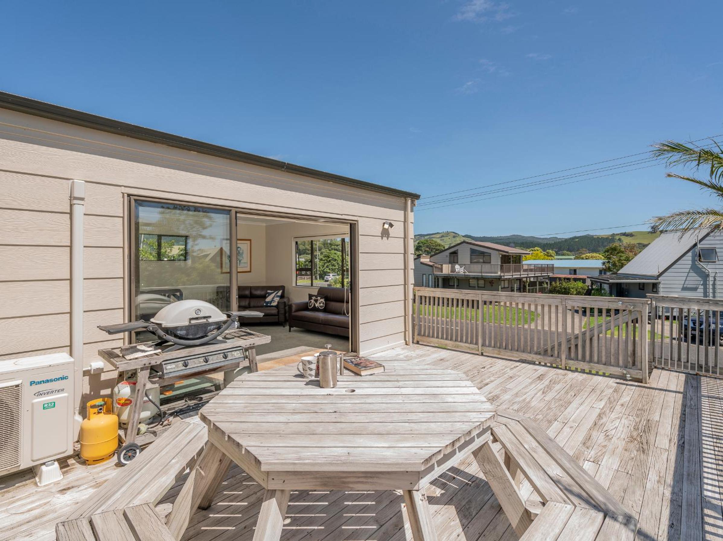 Surf Stay - Whitianga Holiday Home view 2