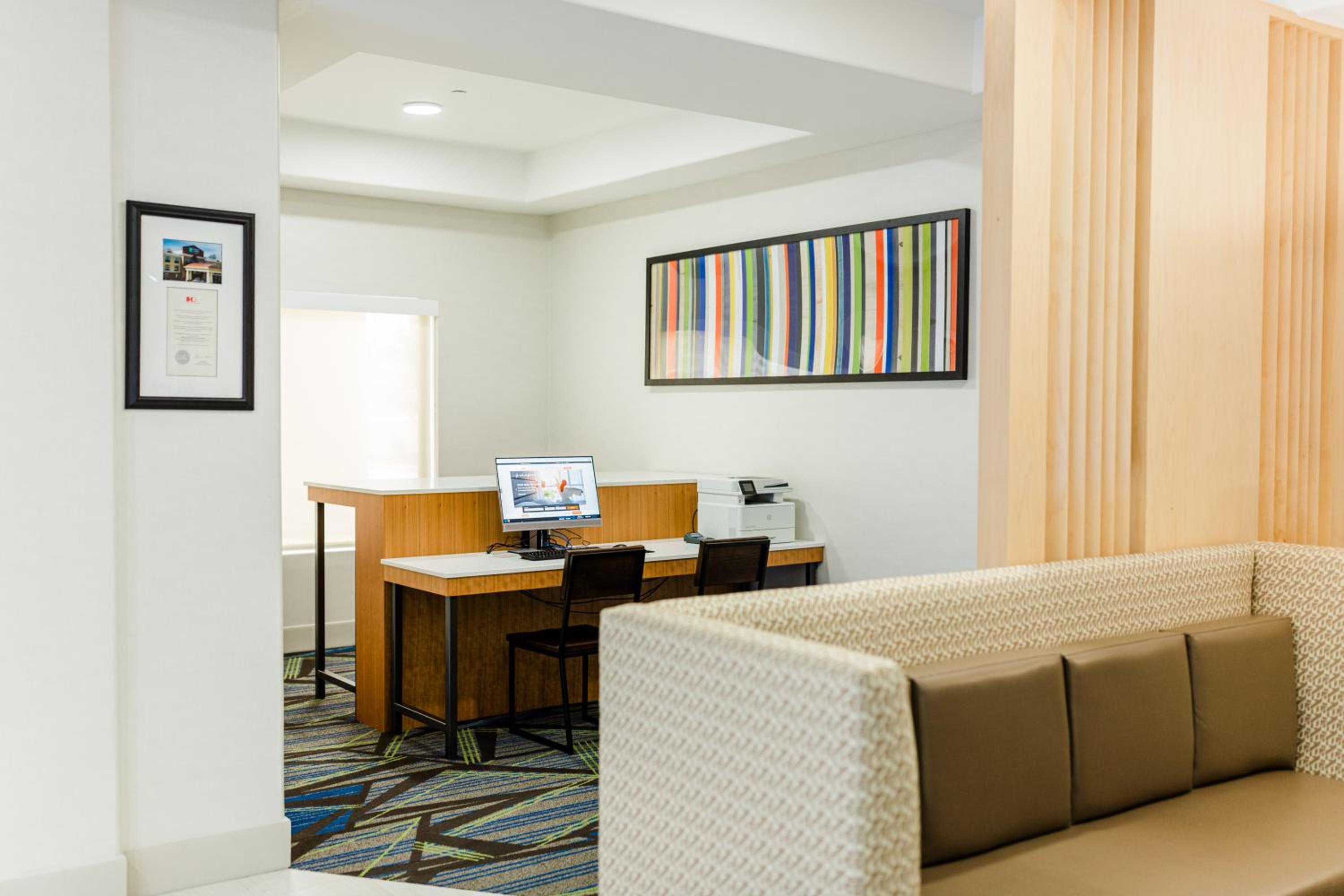 Greenville Vacations - Holiday Inn Express Hotel  Suites Greenville, an IHG Hotel - Property Image 11