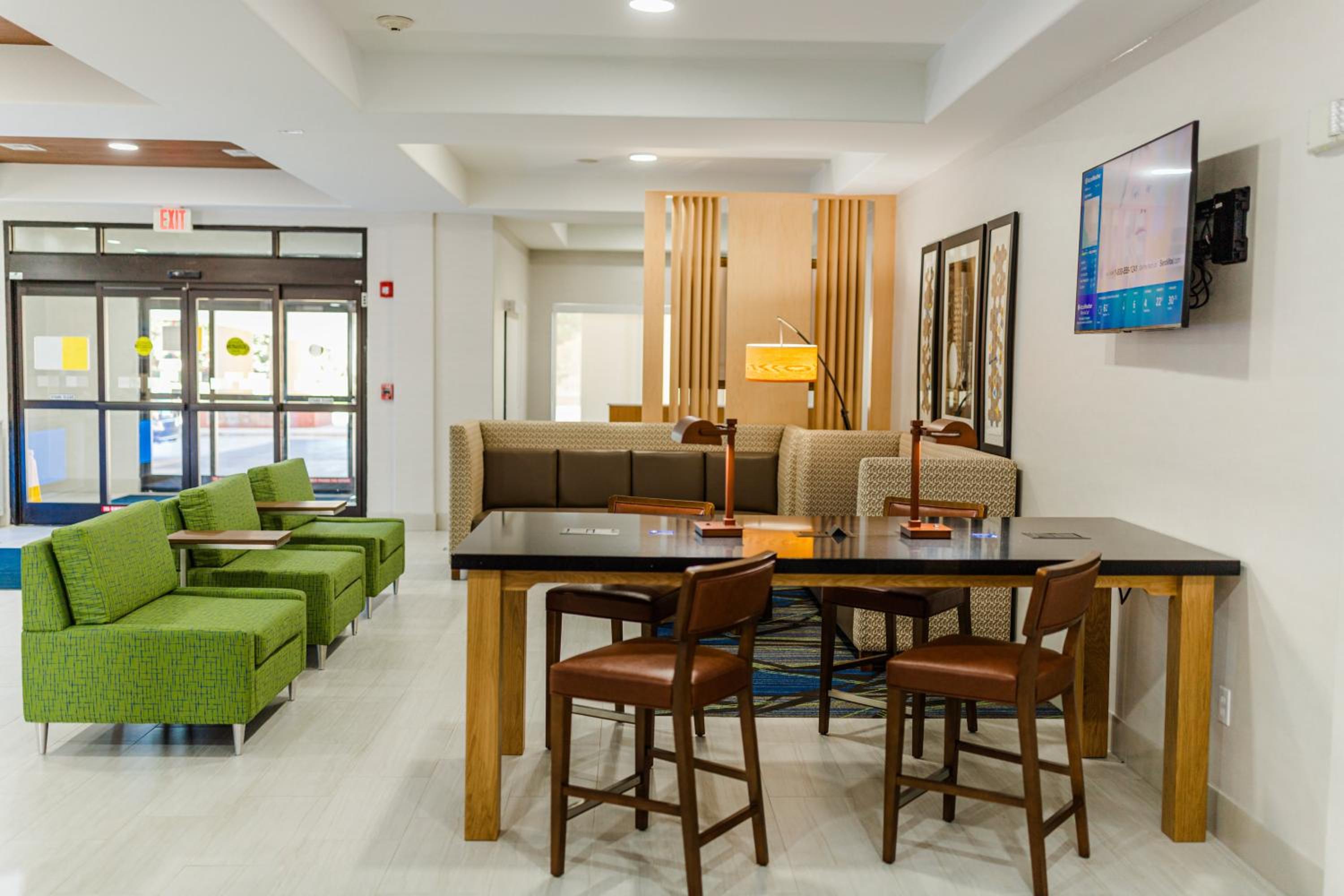 Greenville Vacations - Holiday Inn Express Hotel  Suites Greenville, an IHG Hotel - Property Image 12