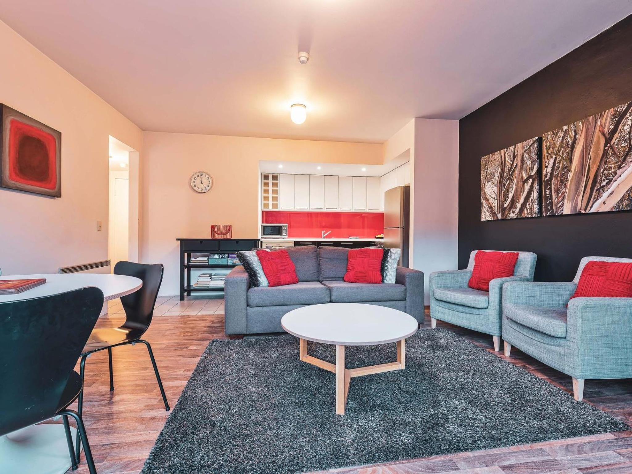 Hotel Lantern 1 Bedroom Balcony with expansive view - Image 1