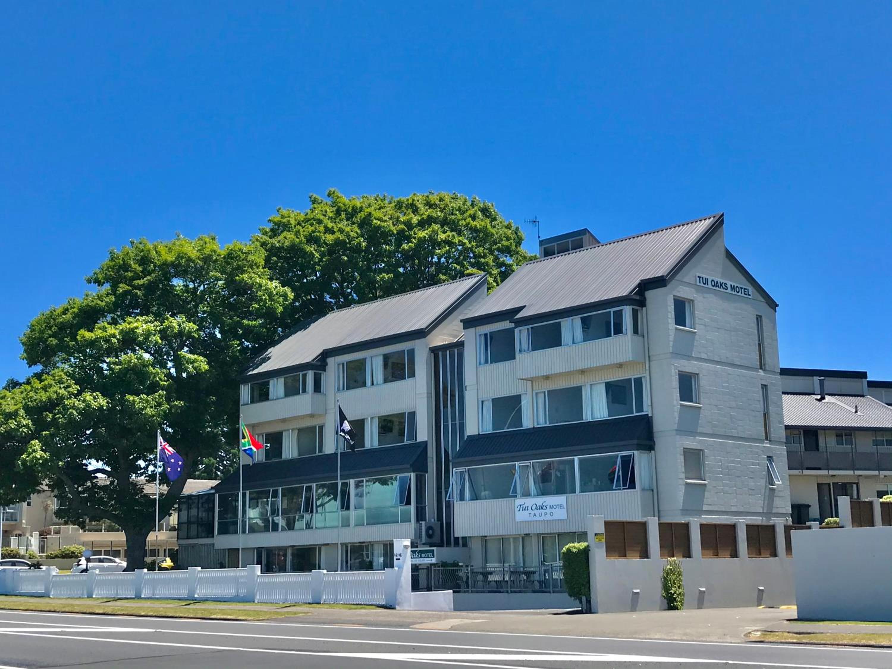 Tui Oaks Motel — photo 75