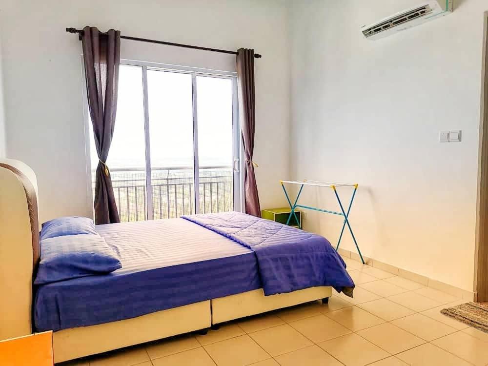 Enjoy the sunset @ Bright mesahill condo photo 2