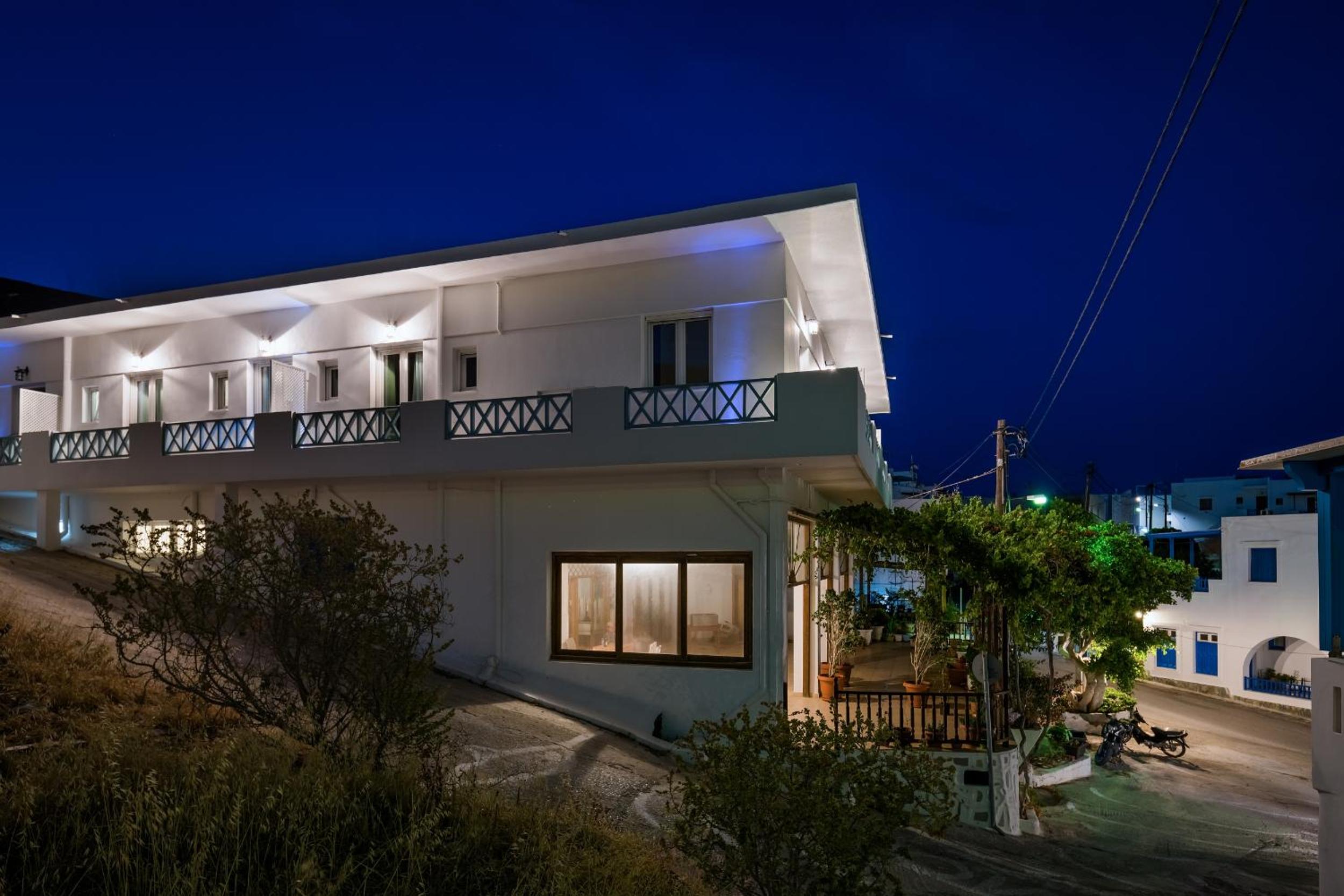 Niriides Luxury Studios