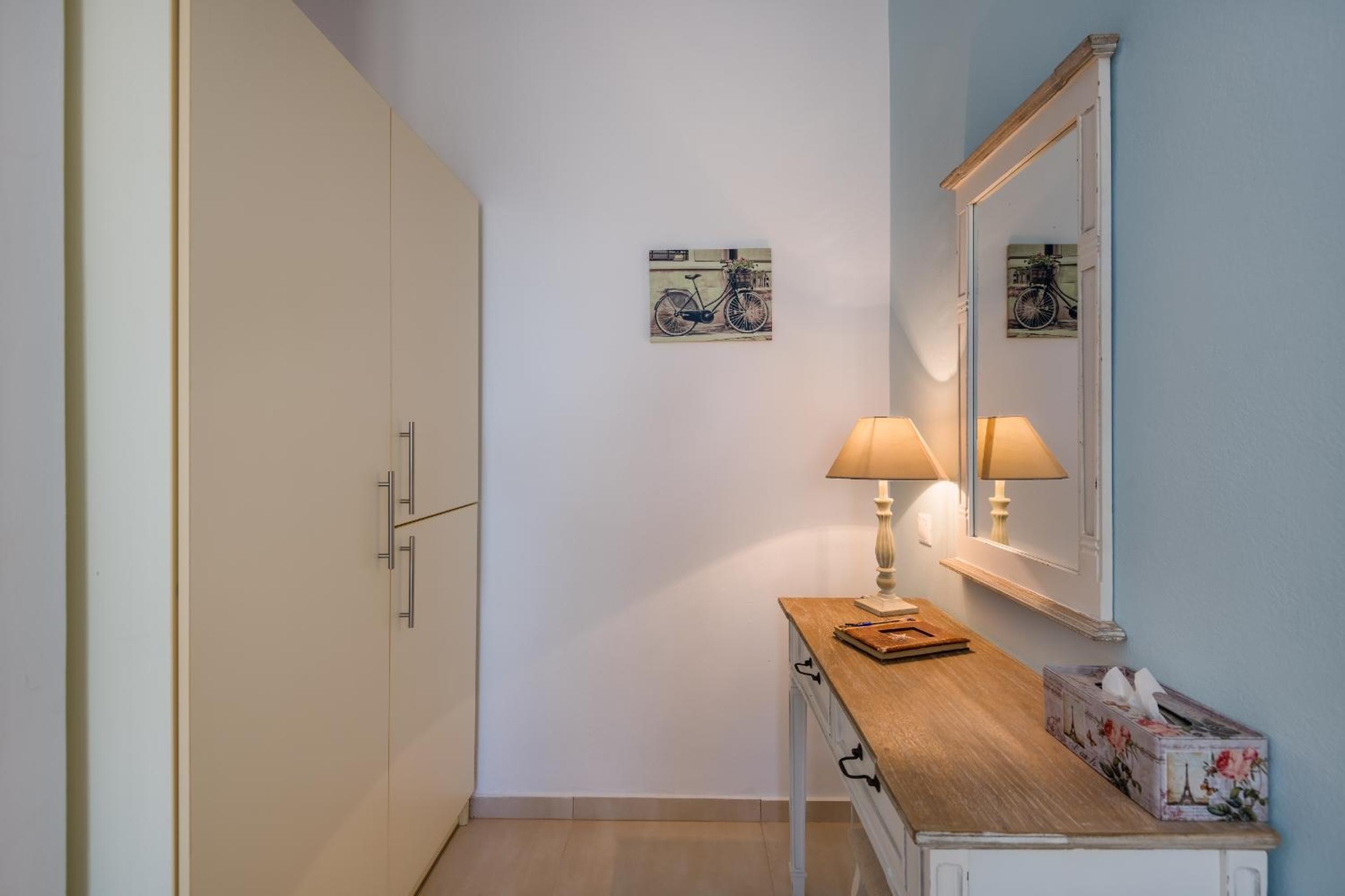 Niriides Luxury Studios