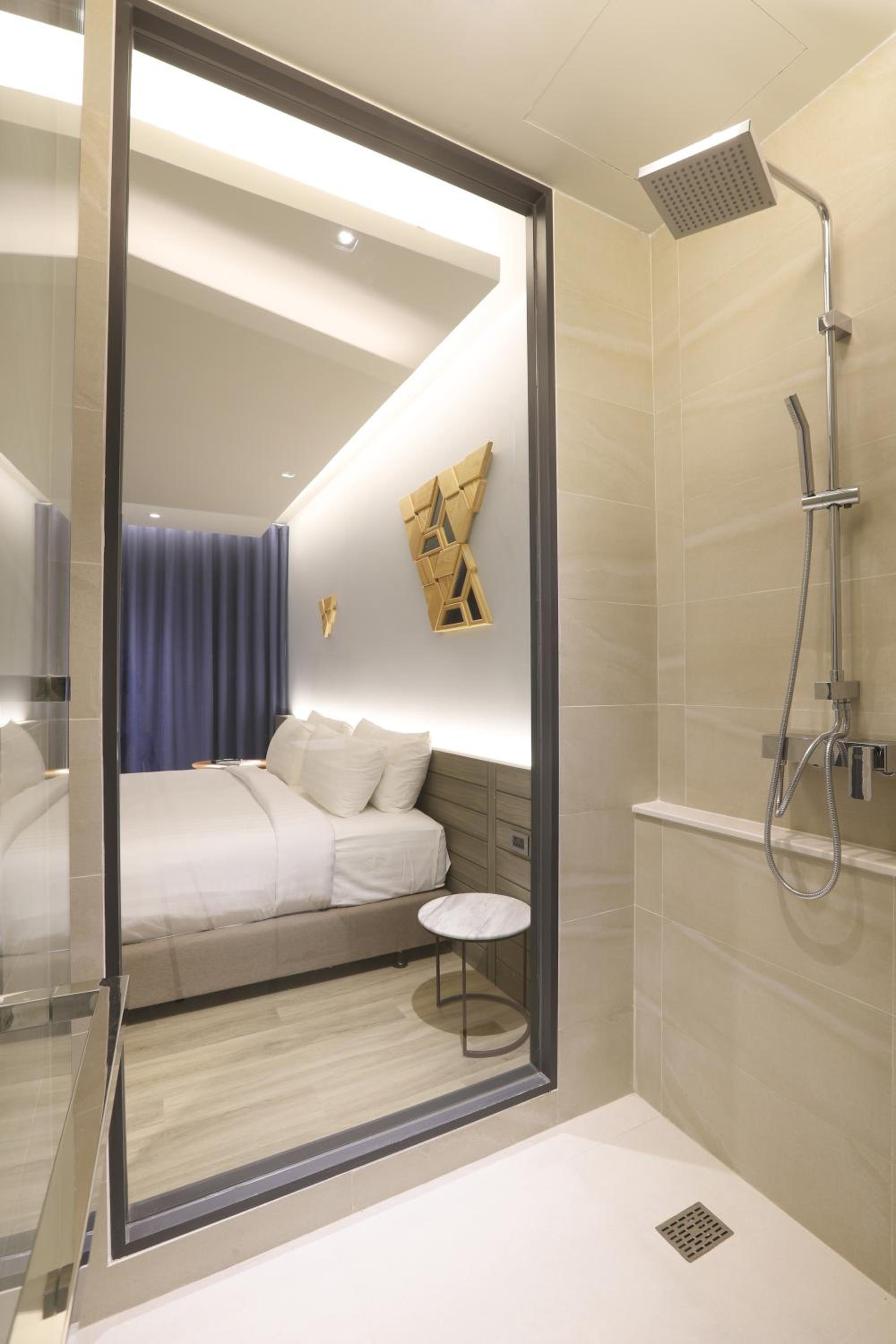 The Signature Hotel Airport 51