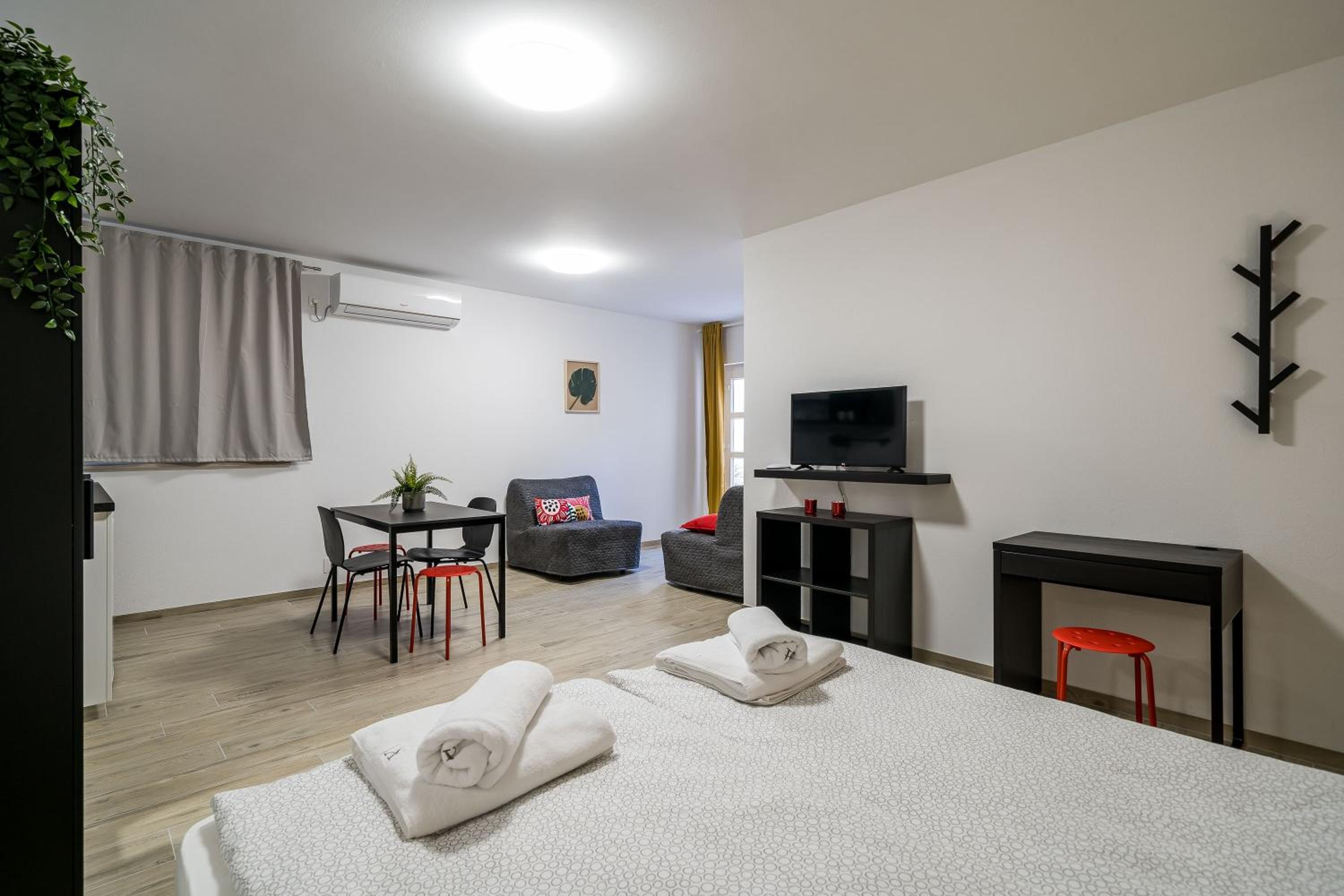 Residence & Pool Villa Schwarz Suites view 4