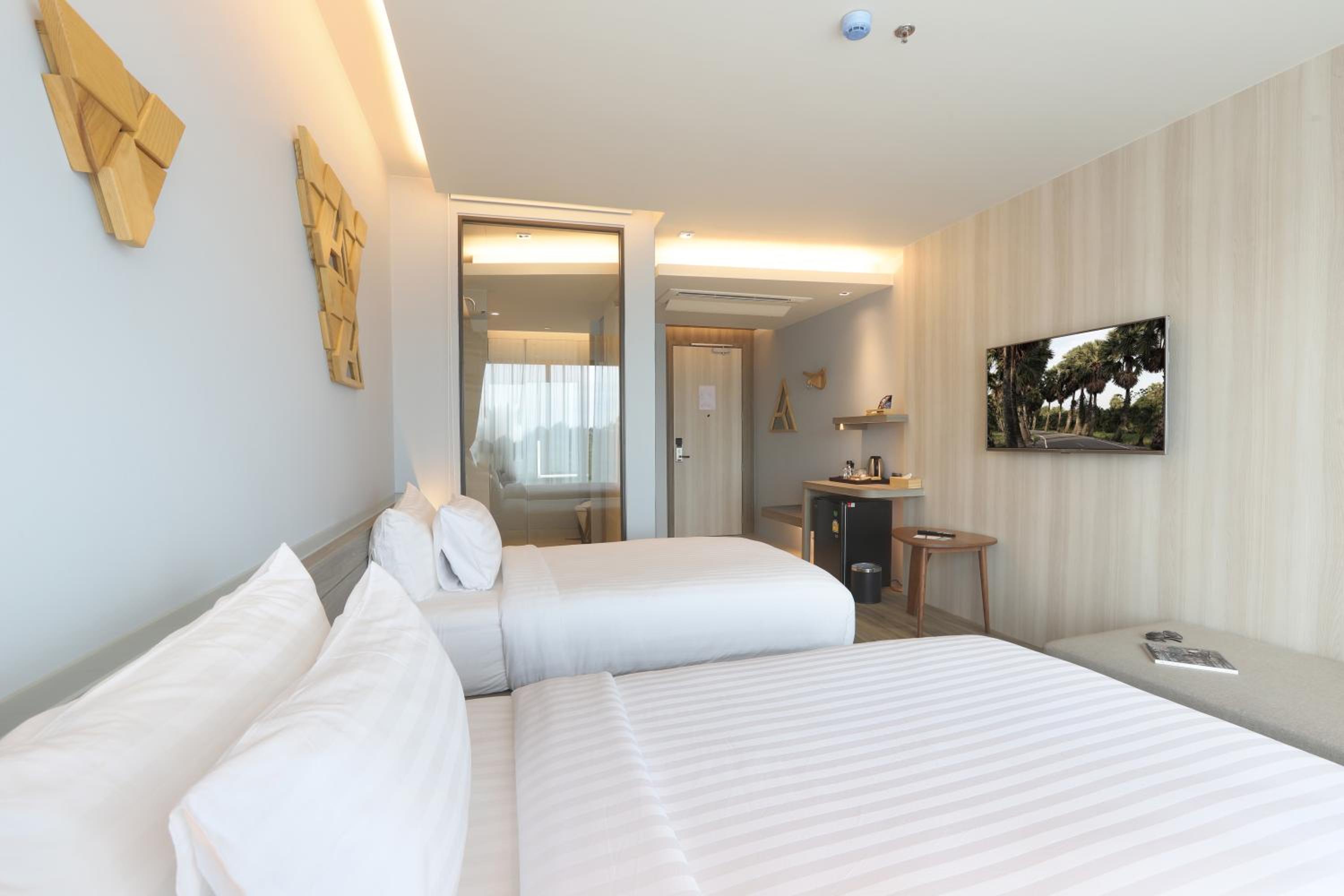 The Signature Hotel Airport 45