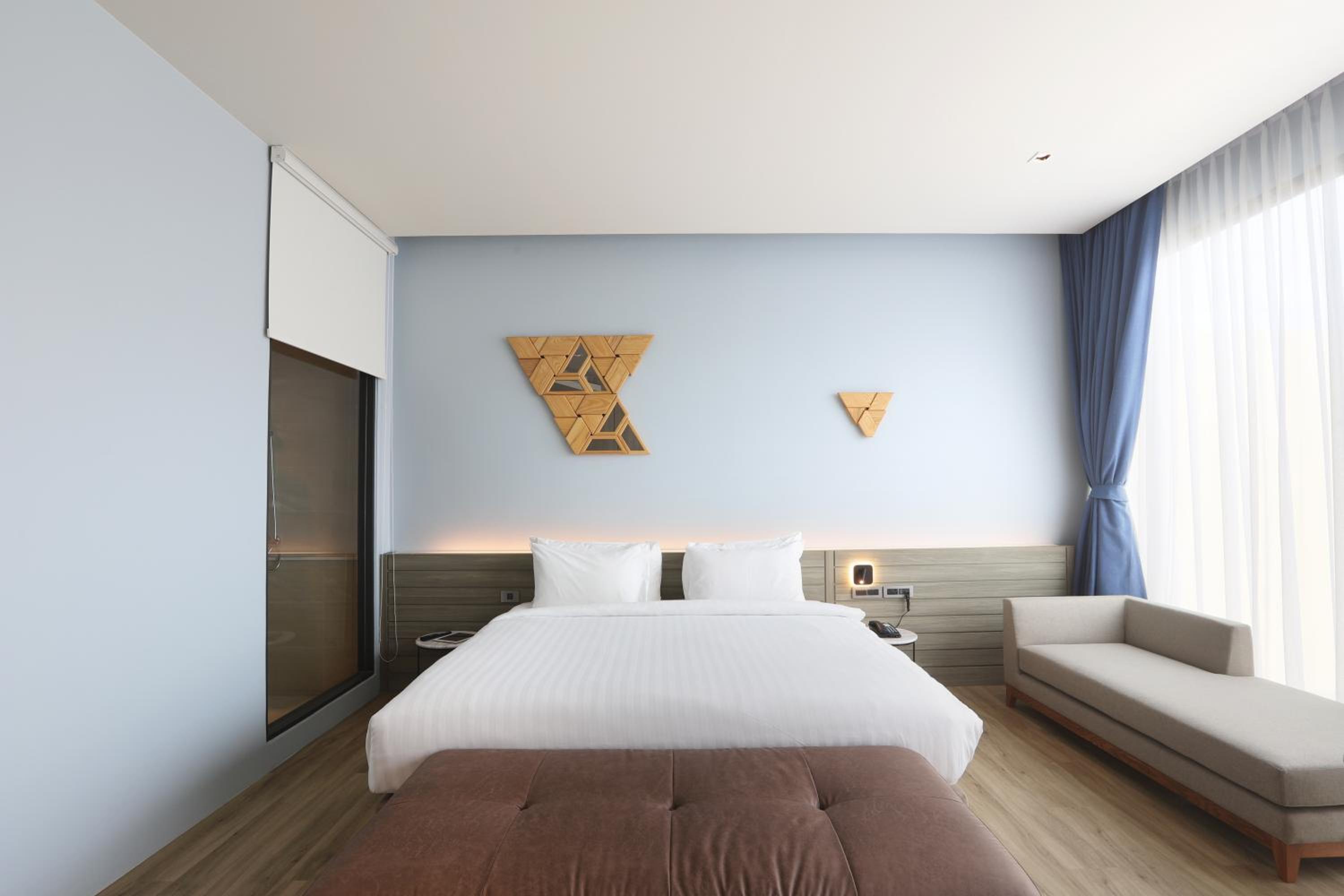The Signature Hotel Airport 166