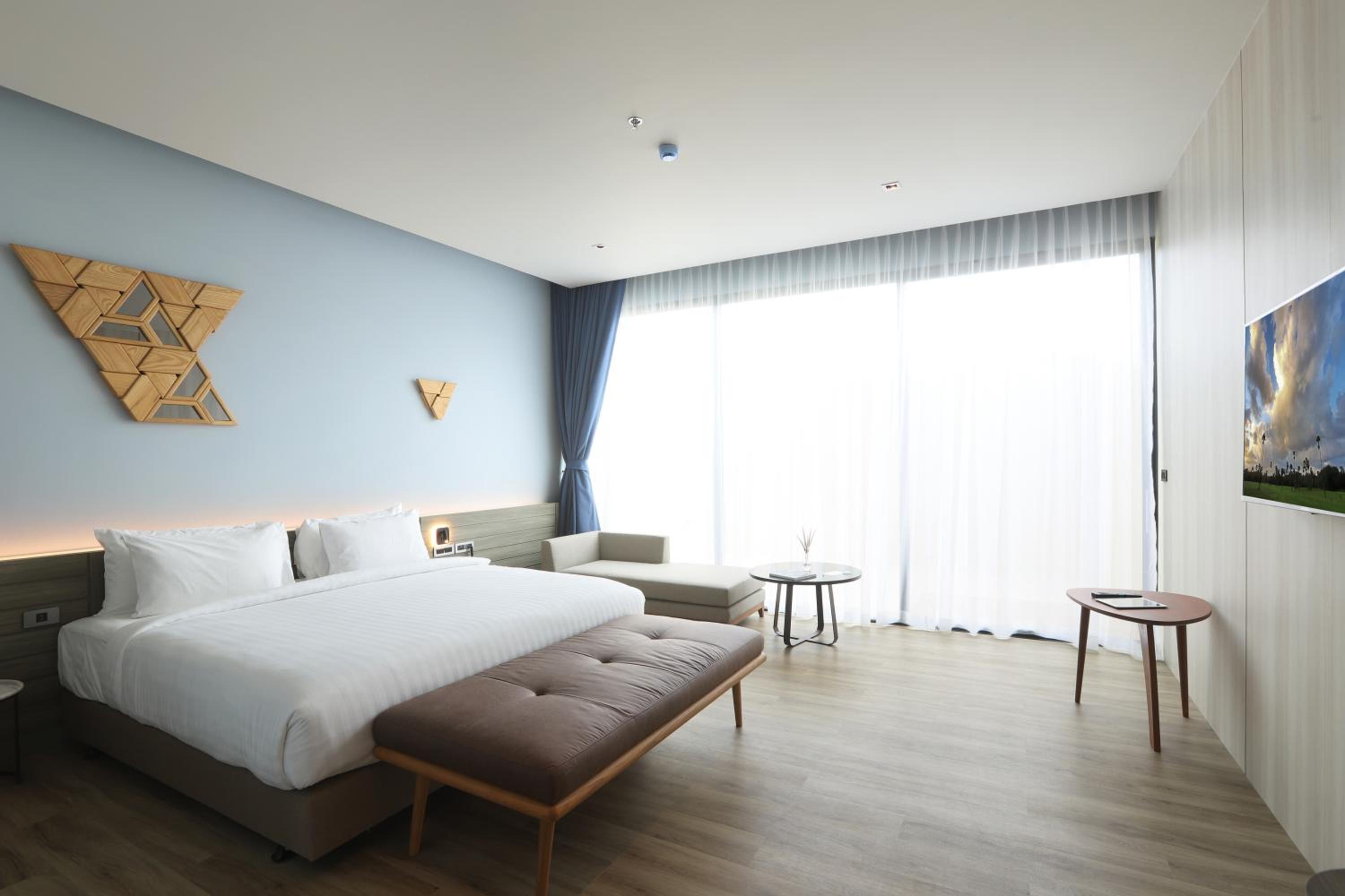 The Signature Hotel Airport 165