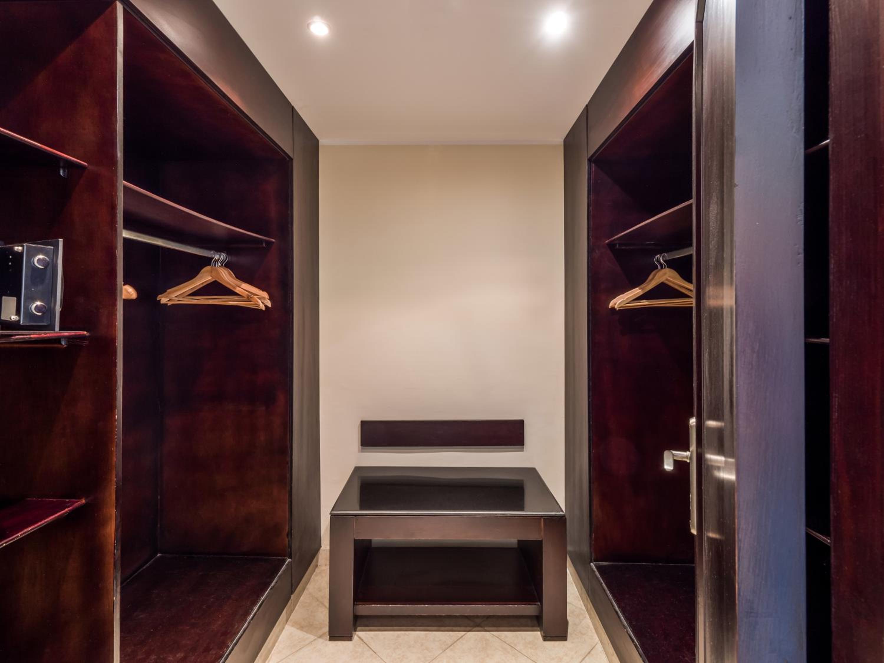 Fort Arabesque Resort, Spa & Villas