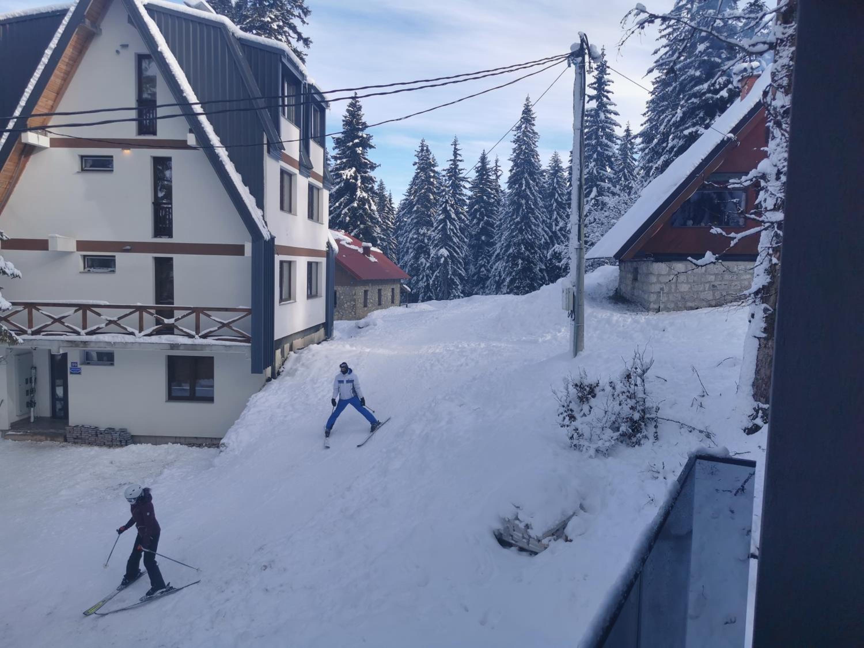 Apartmani Zimski Ples Jahorina view 2