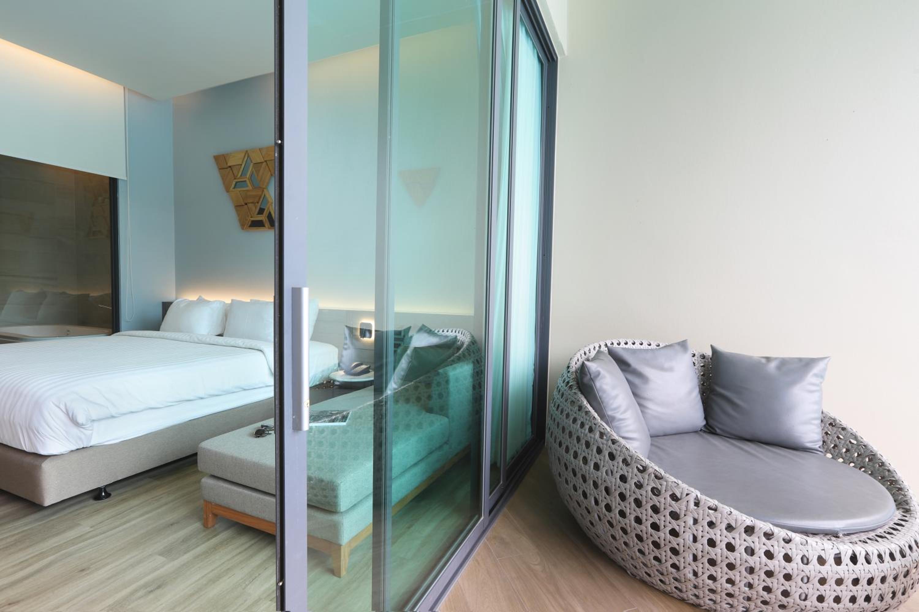 The Signature Hotel Airport 157