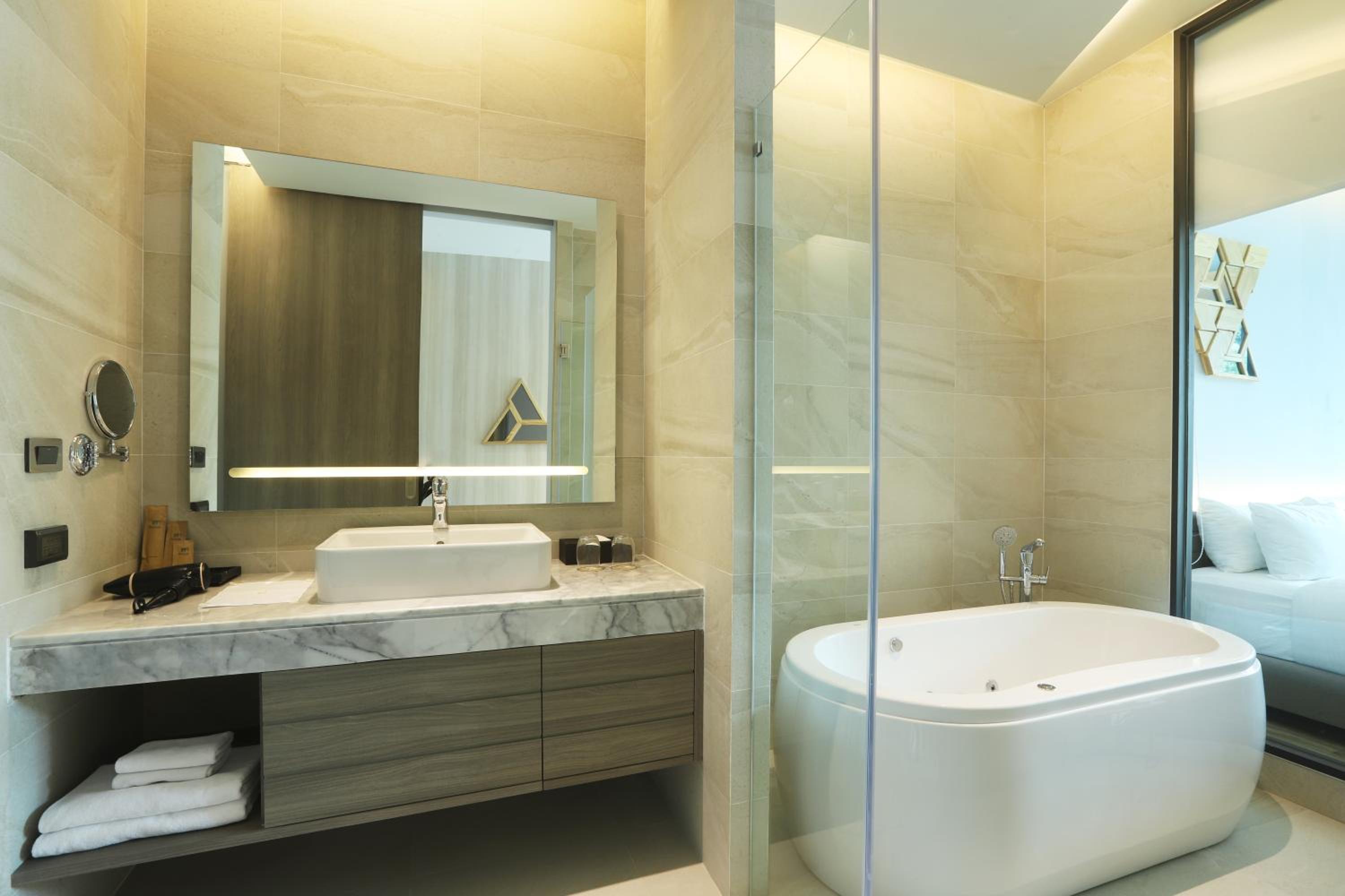The Signature Hotel Airport 155