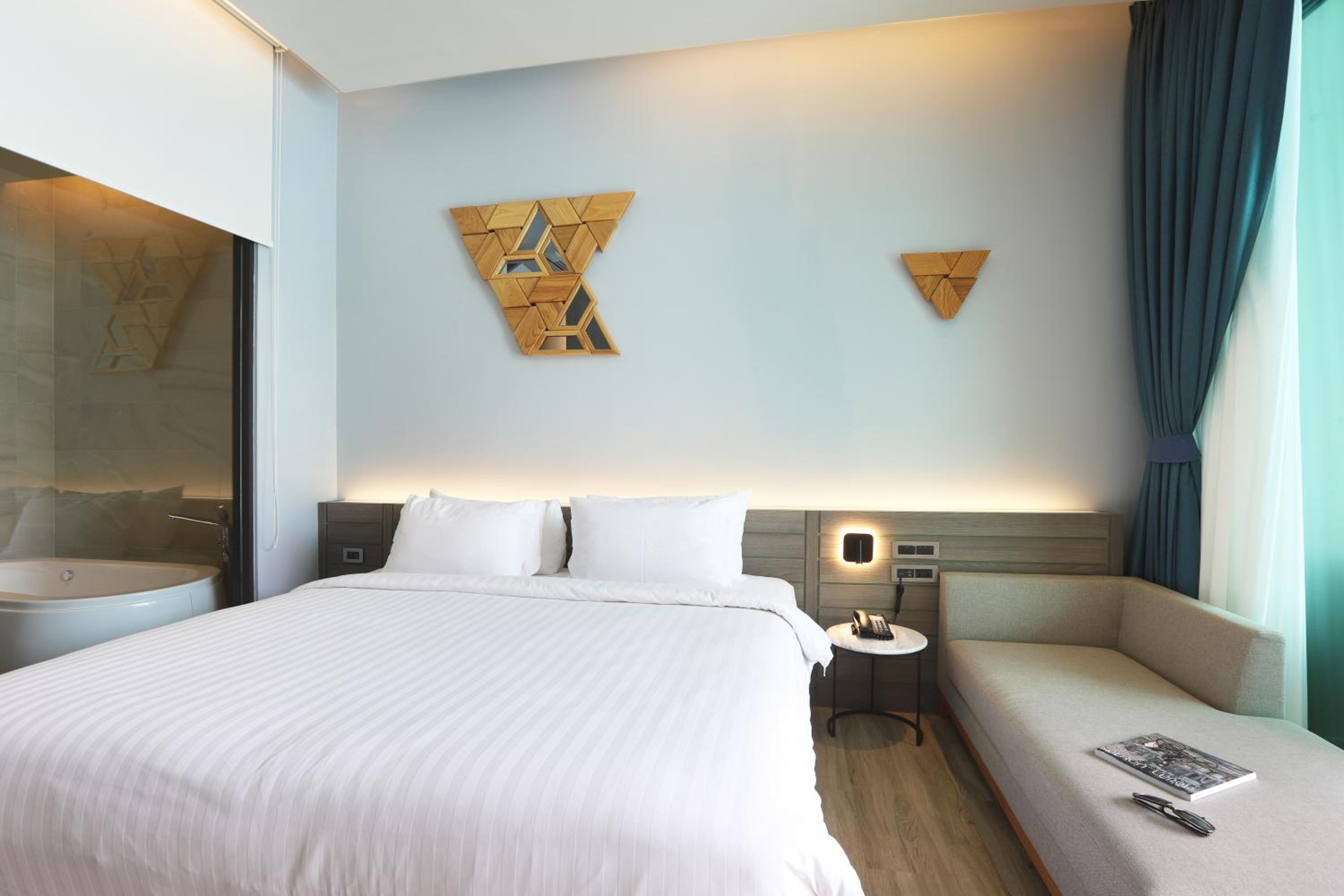The Signature Hotel Airport 149