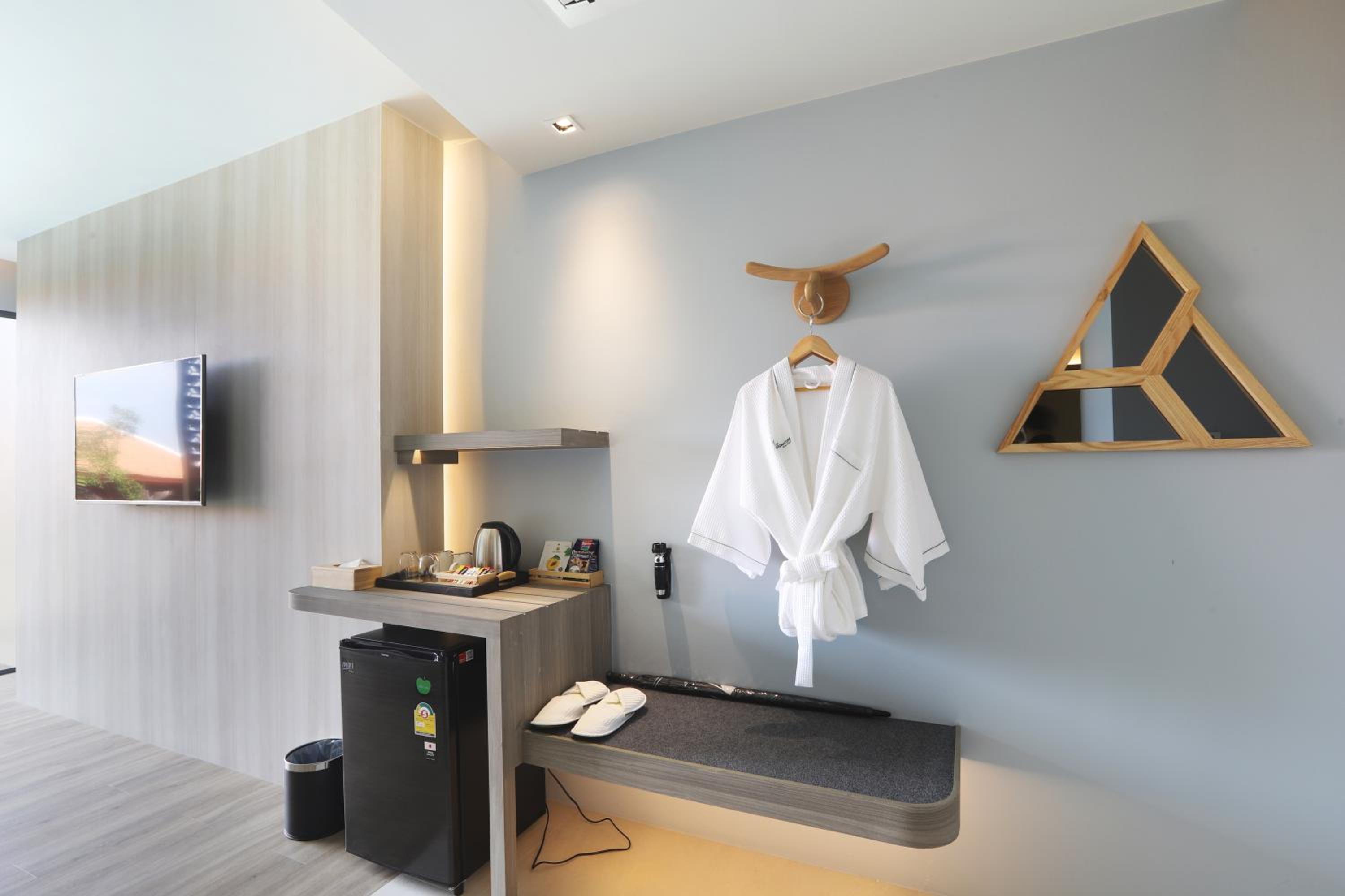 The Signature Hotel Airport 144