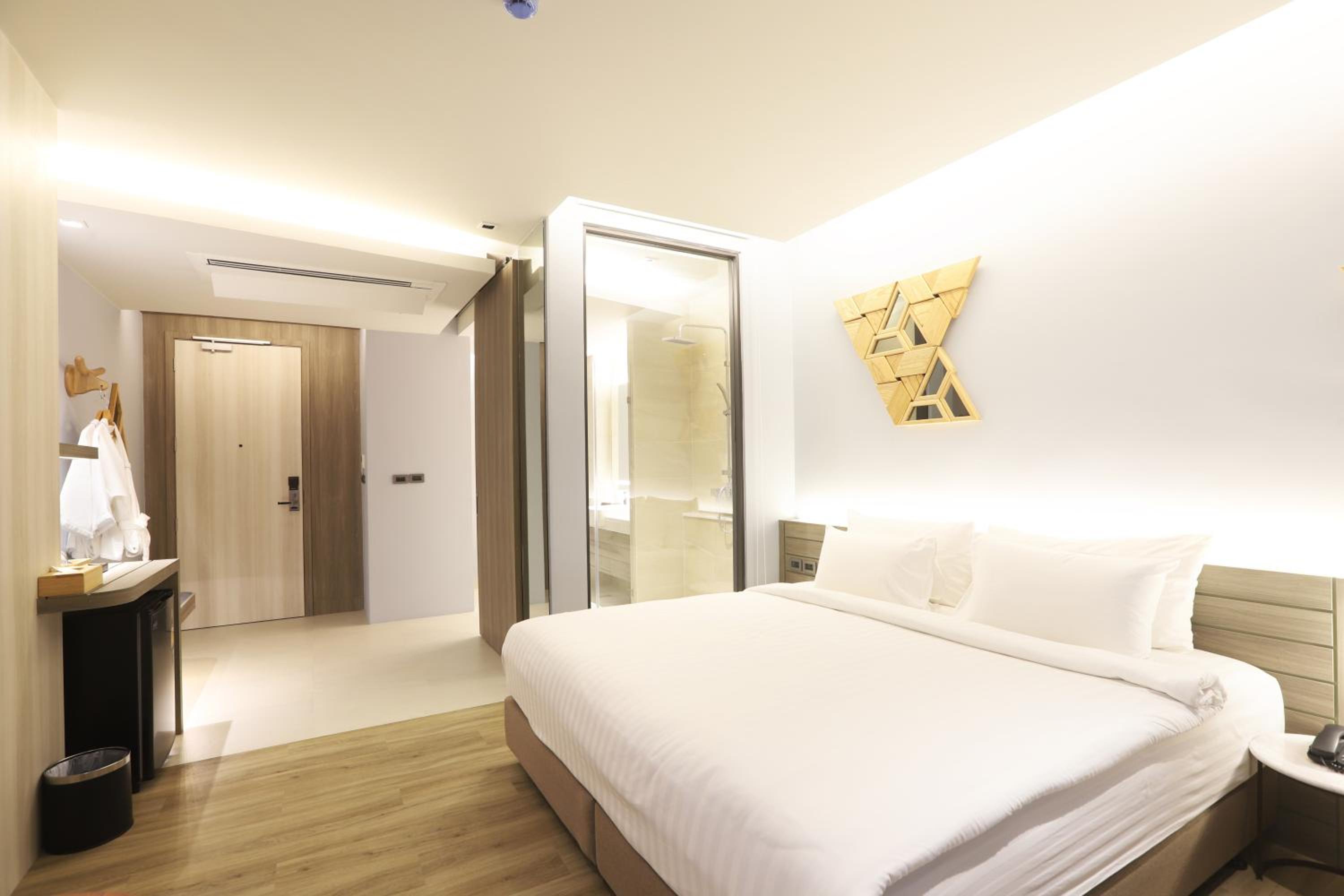The Signature Hotel Airport 142