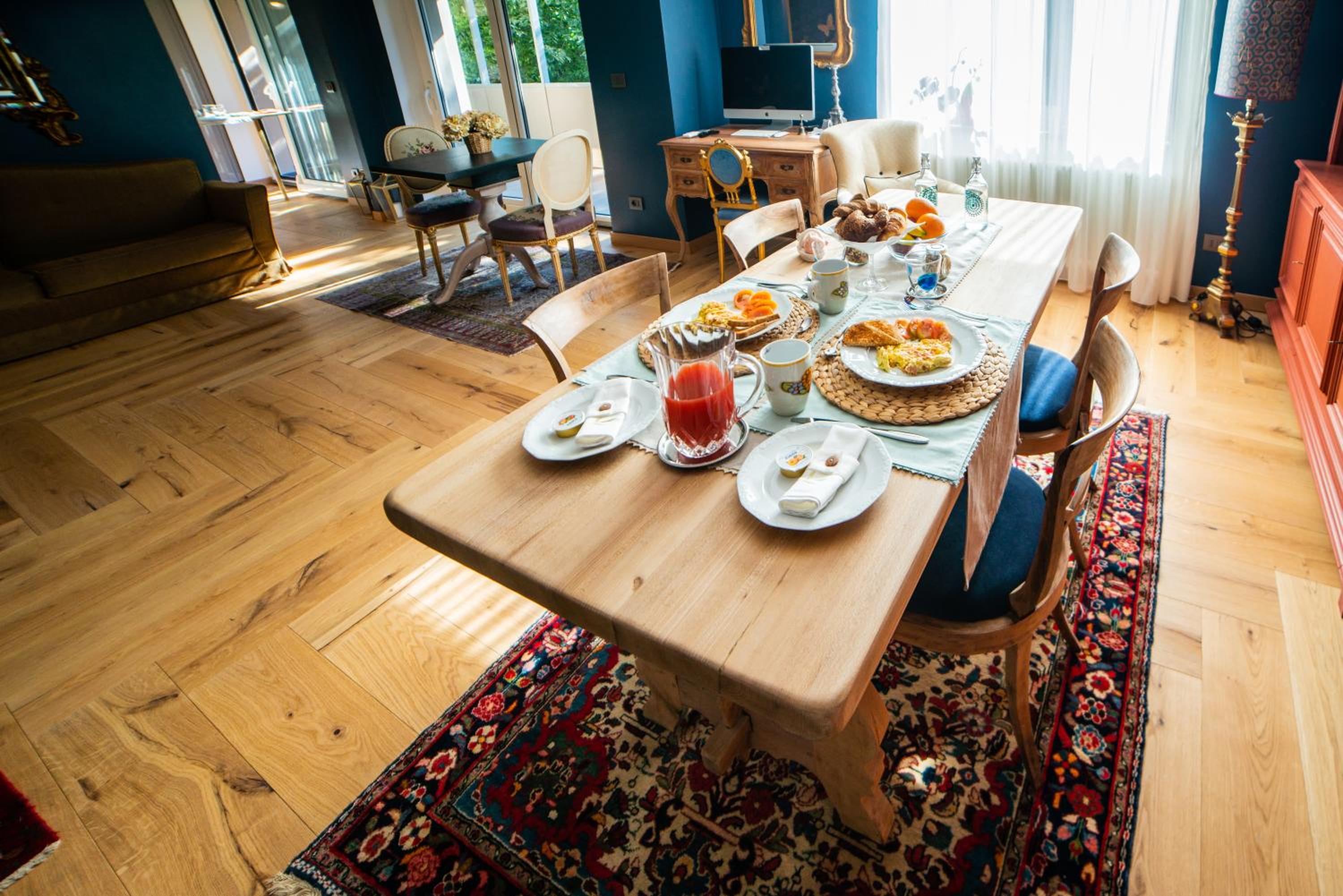 The Lion's Den BnB