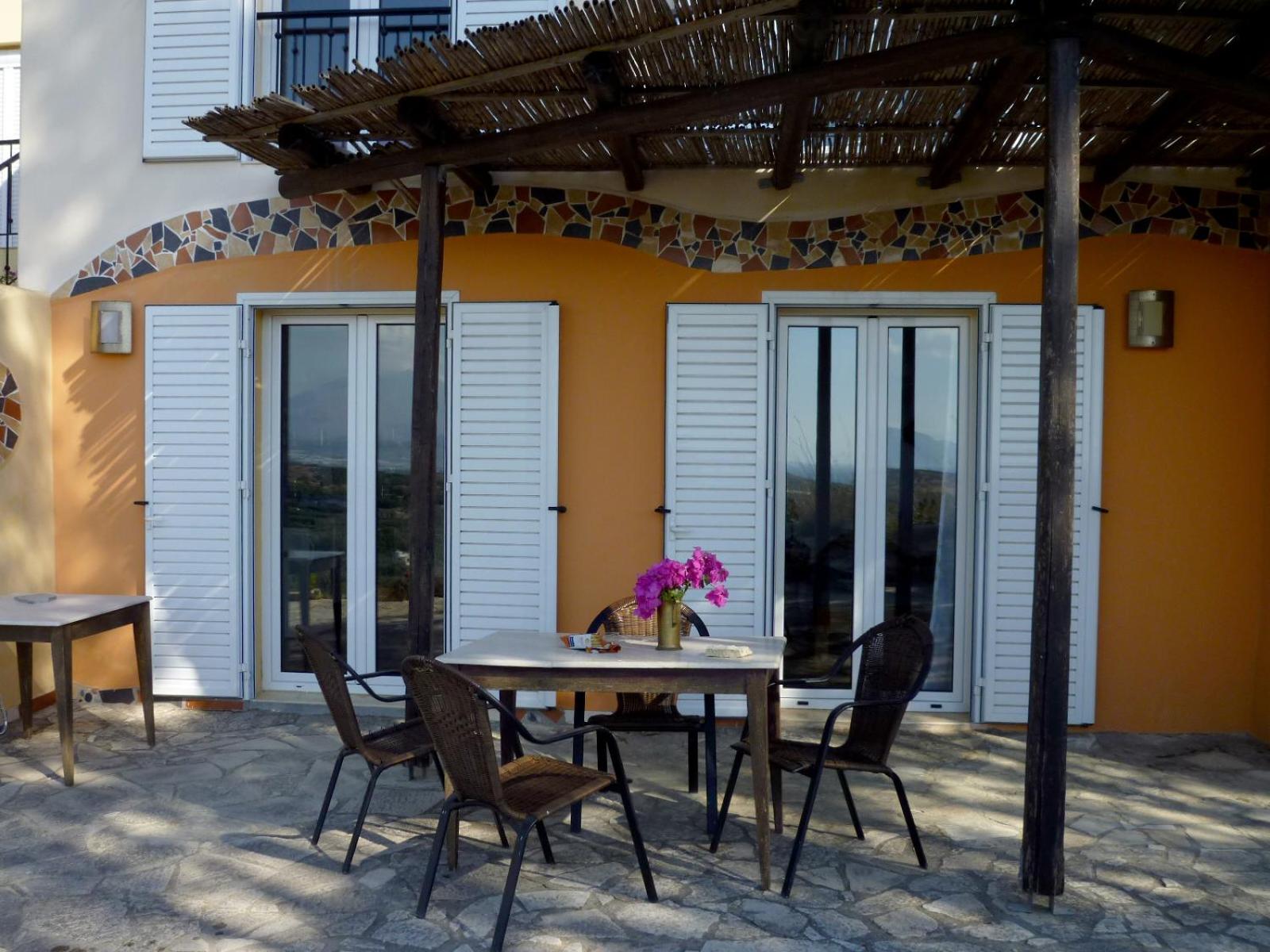 Xasteria Christina und Thomas Apartment 2 Dionysos view 2