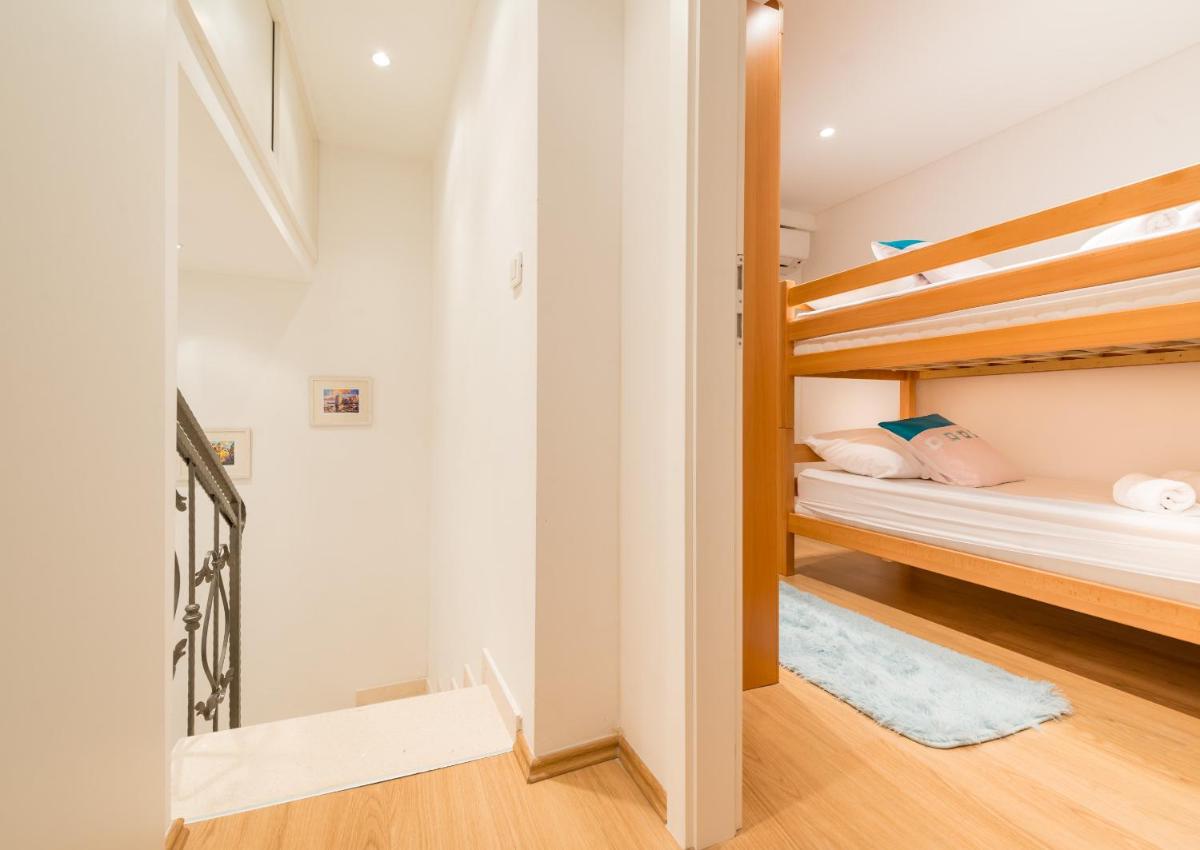 Apartment Domino