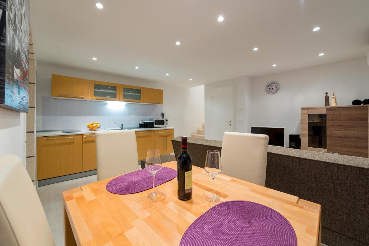 Apartment Domino