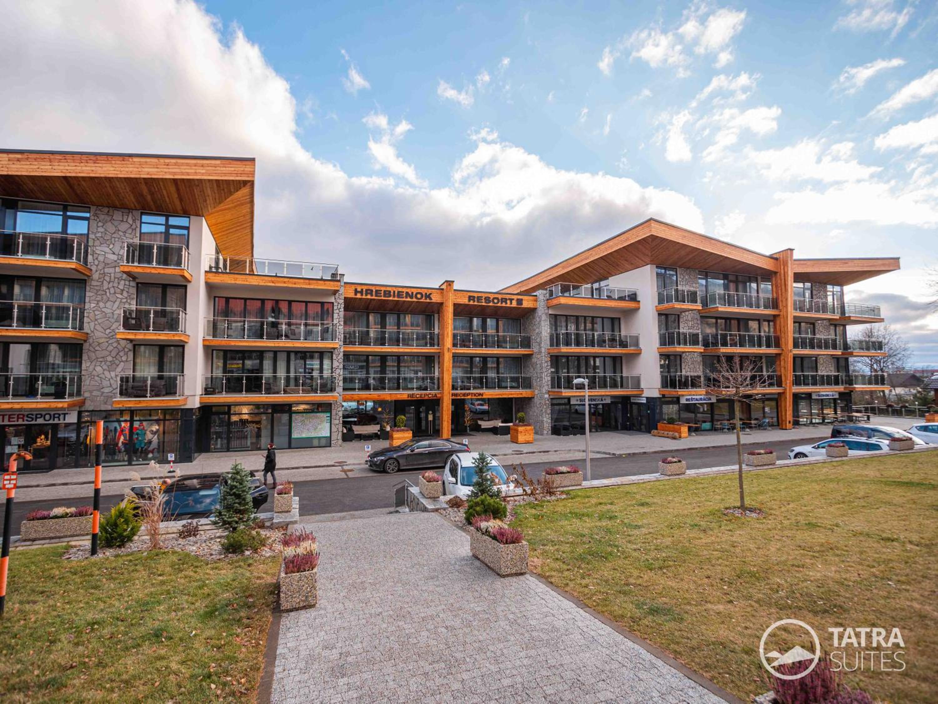 Hotel TATRA SUITES Lux Smokovec - Image 1