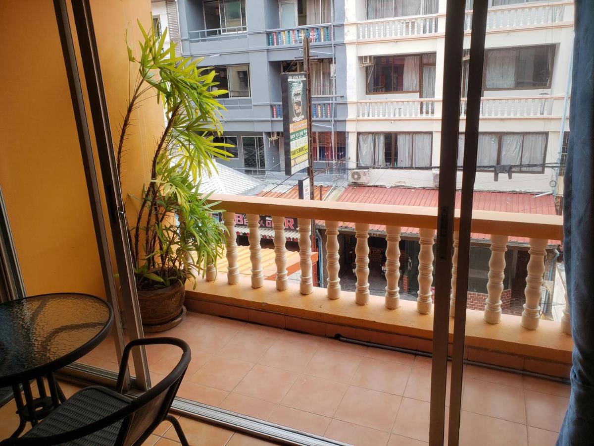 balcony