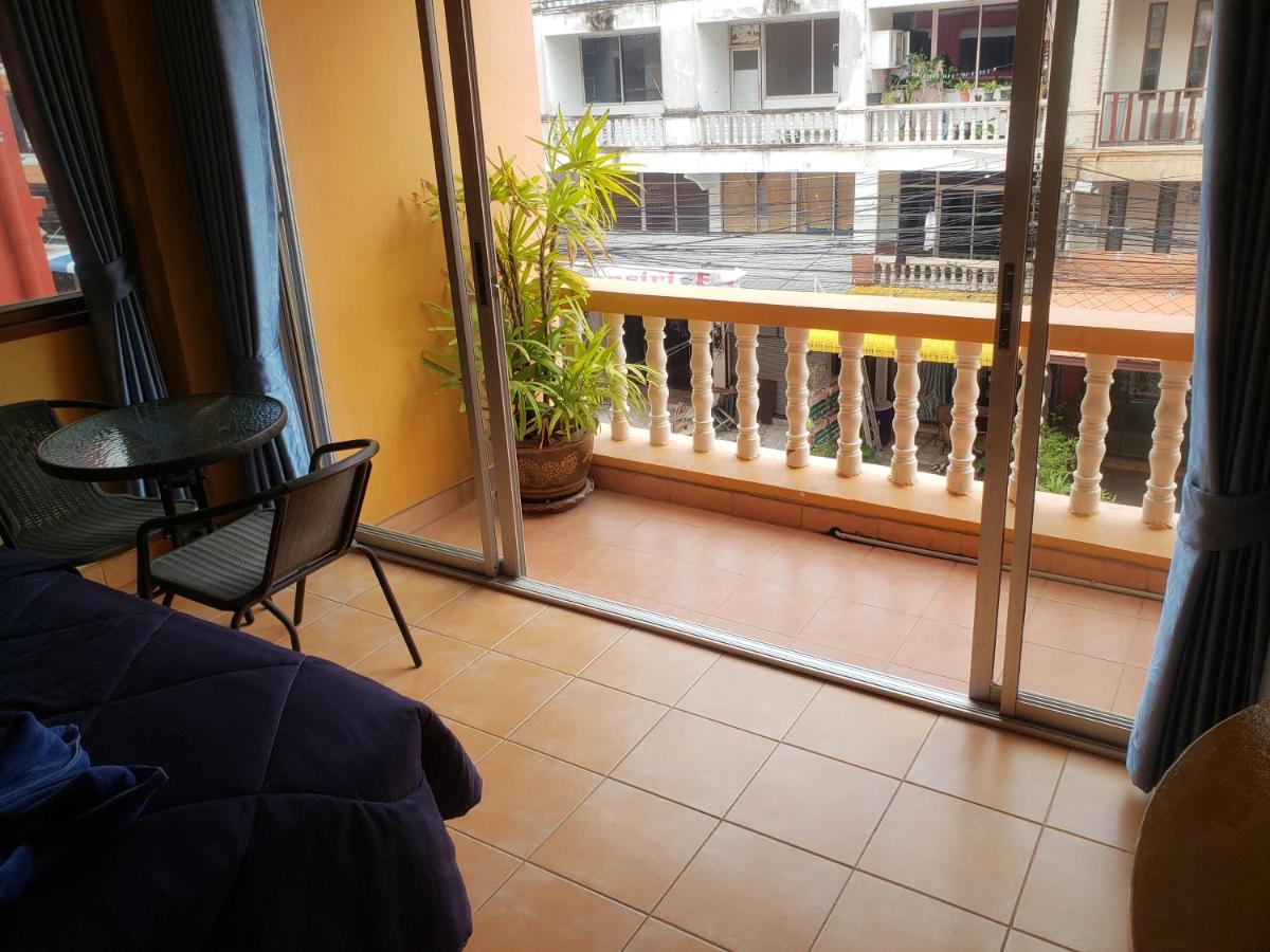 balcony