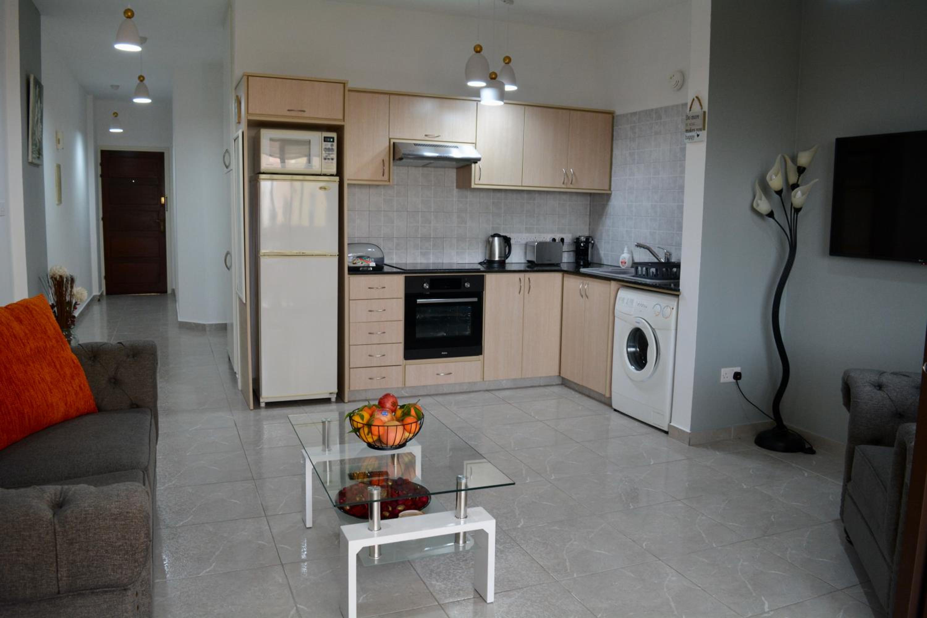 Queens Gardens - Kato Paphos - next to Kings Ave Mall --- by Yiota view 5