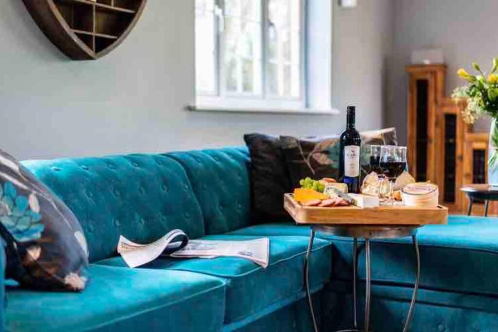 Langford farmhouse - New Forest National Park Luxury 4bd, hot tub, cinema, 10 acres view 4