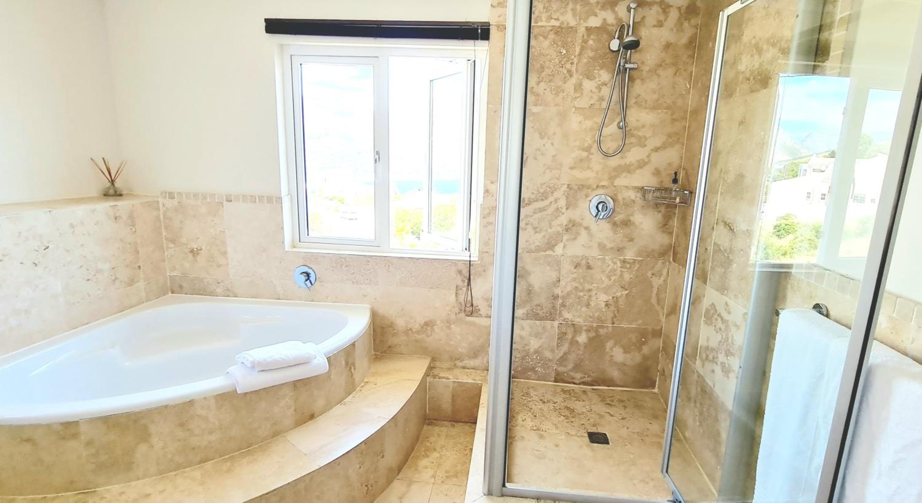 Hout Bay Breeze Guest House