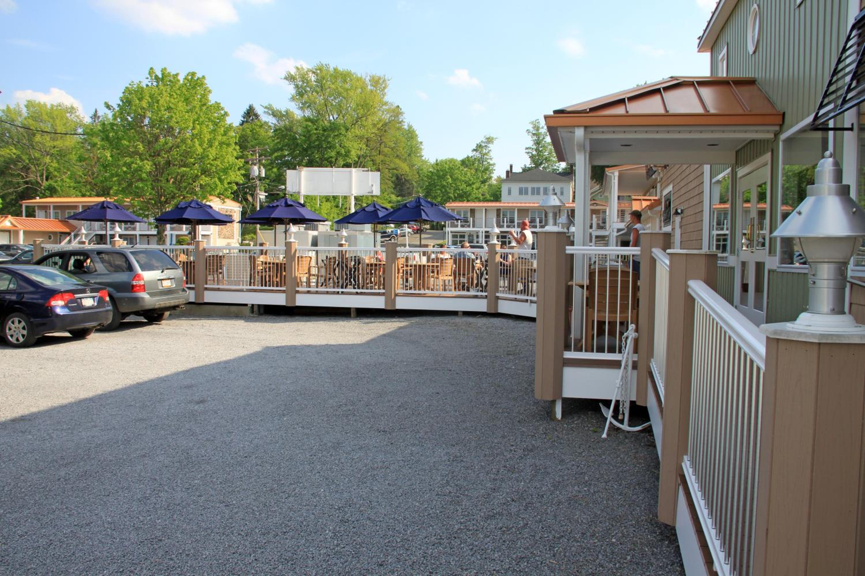 Lake Front Hotel view 4