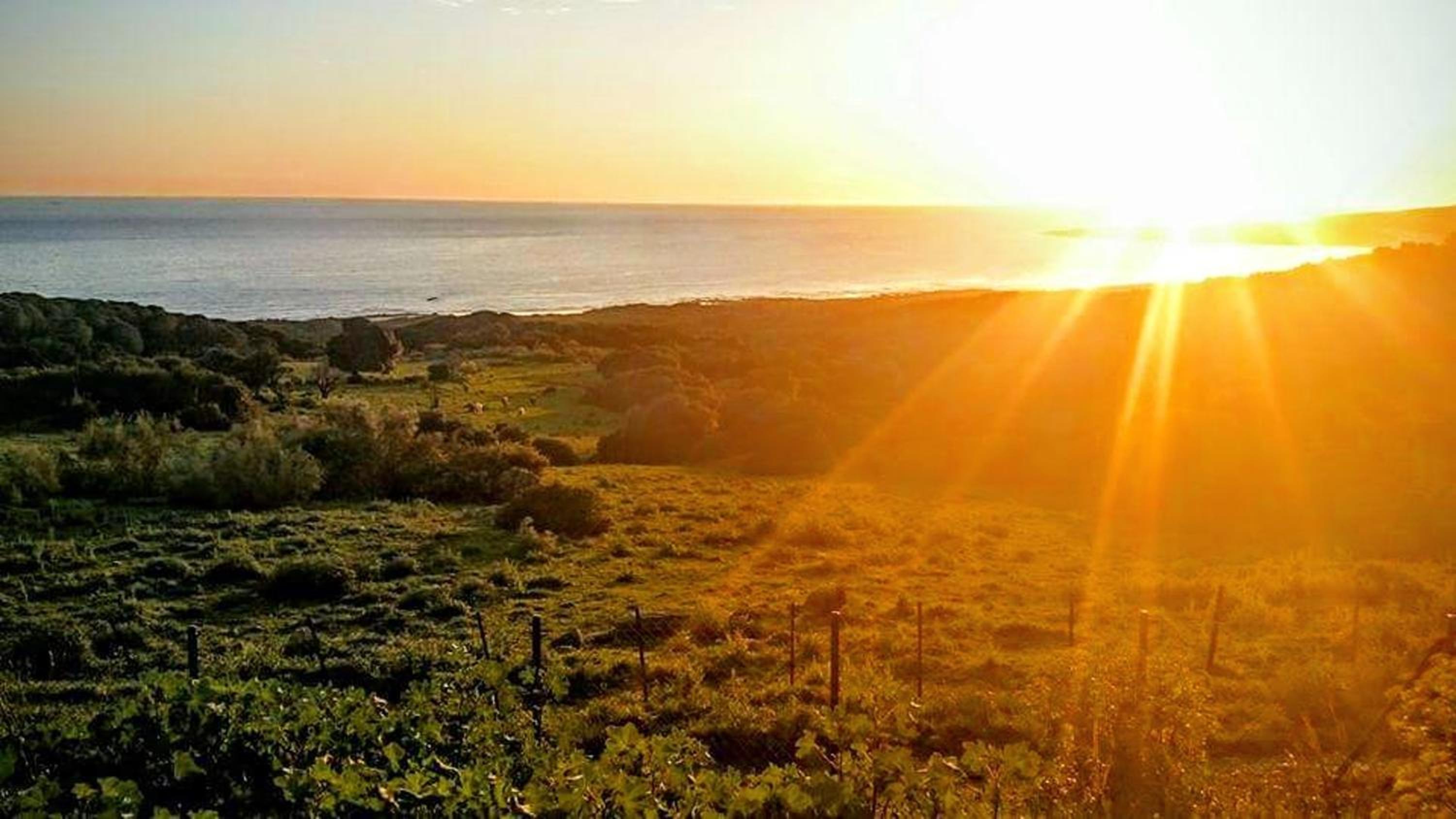 Charming house with sea and mountain views in El Chaparral