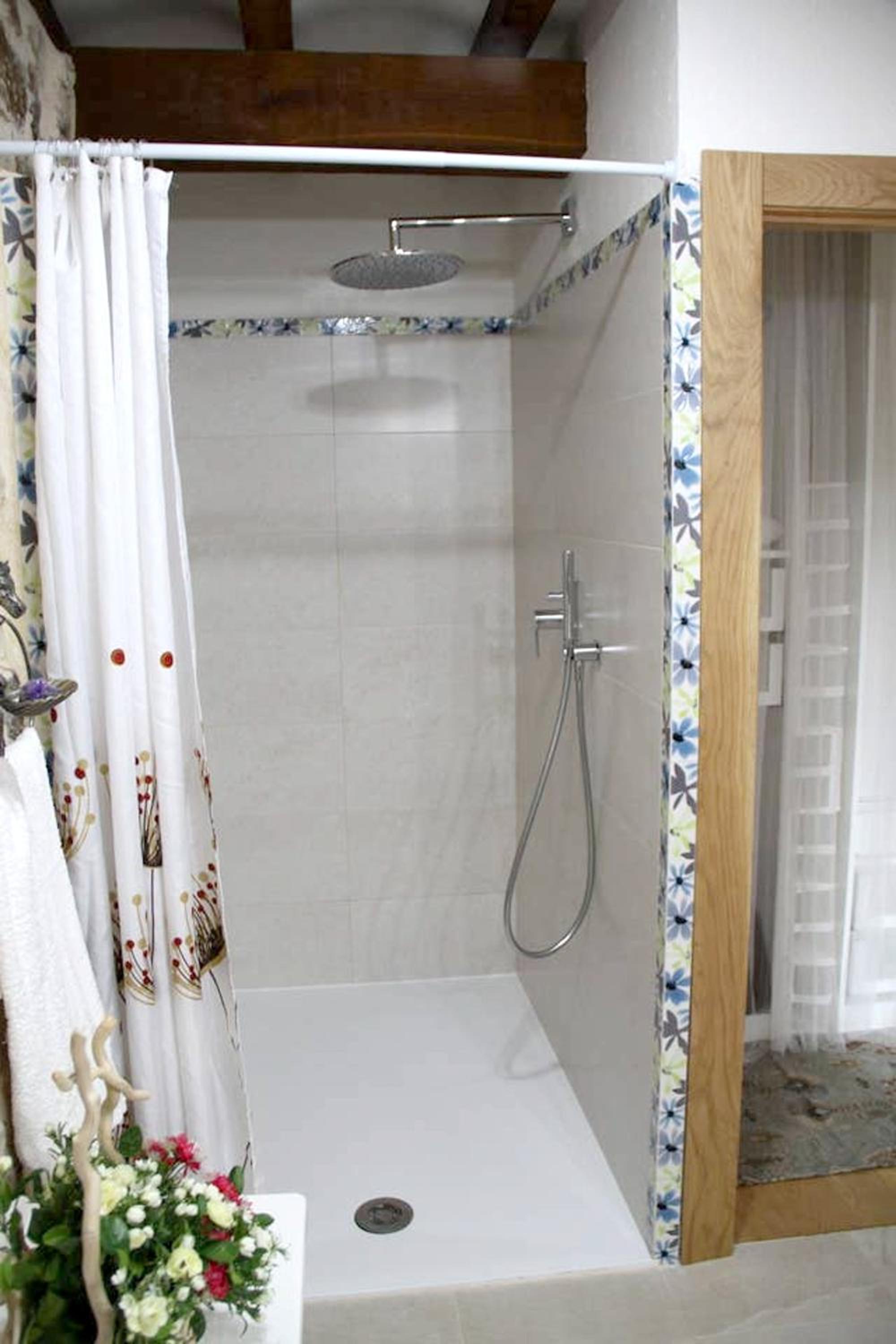 Charming House in La Cavada with Jacuzzi