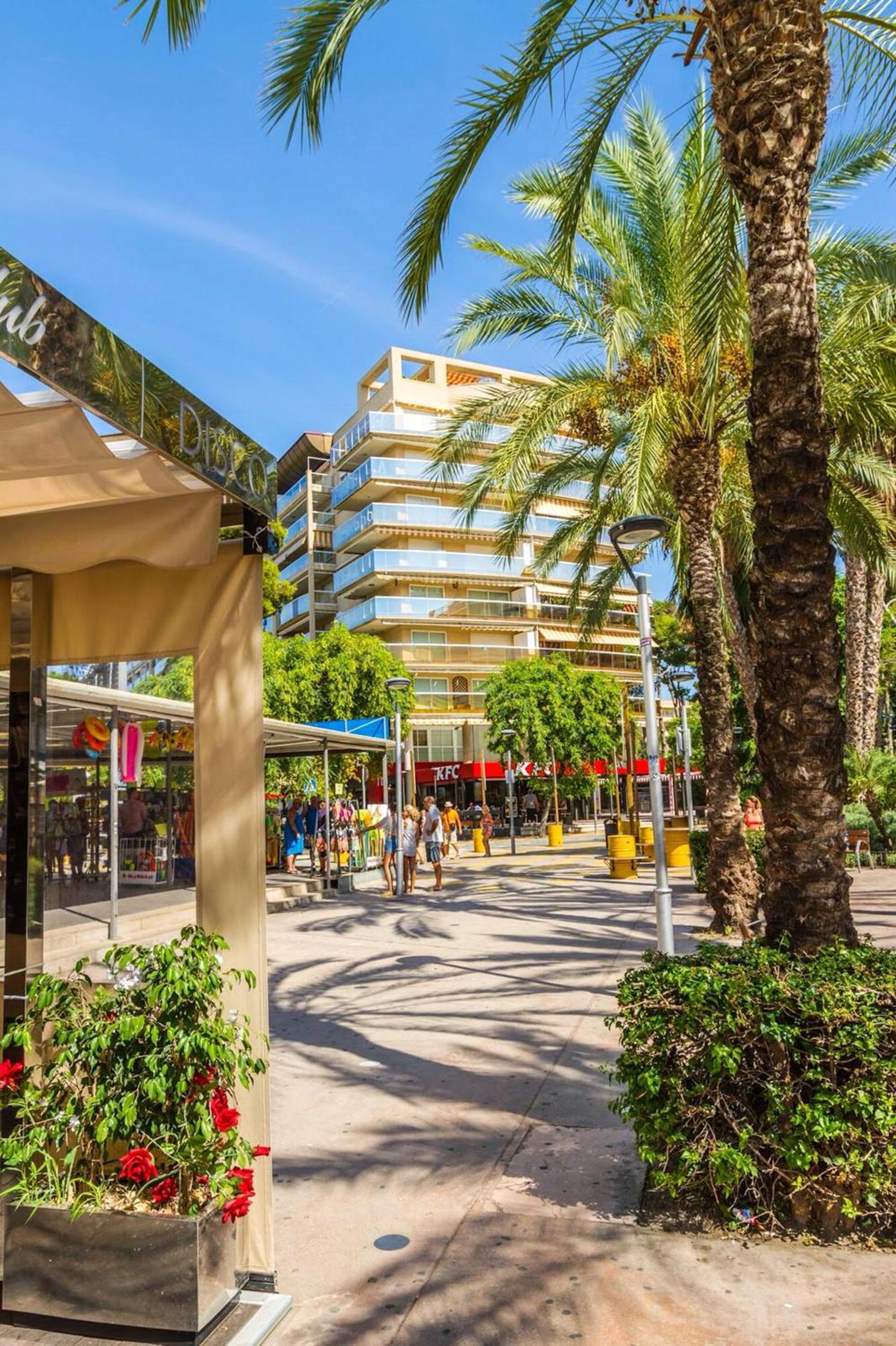 Modern Apartment in Salou - 50 m² + Pool