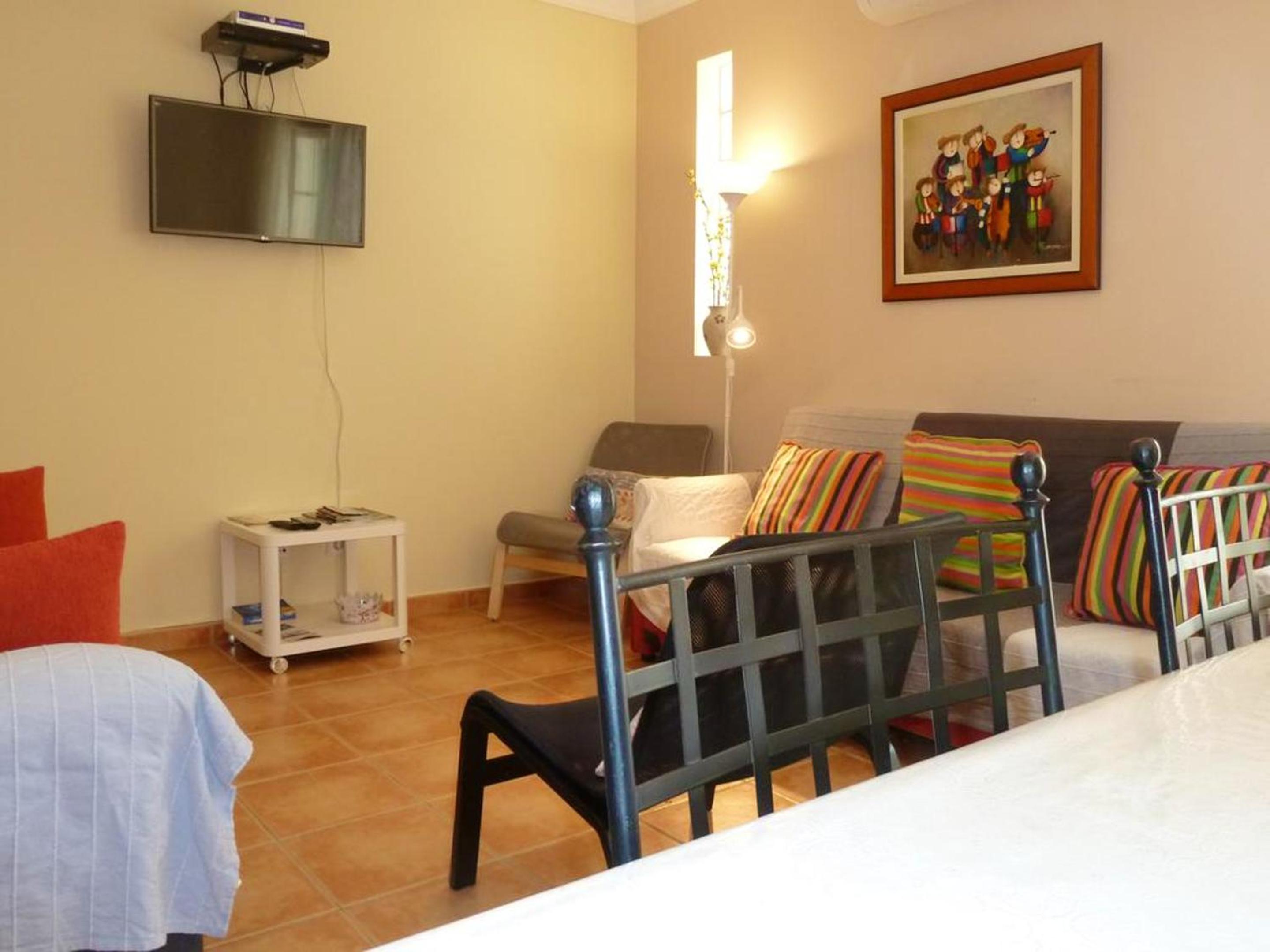 Charming house in Vila Nova de Cacela with garden view 5