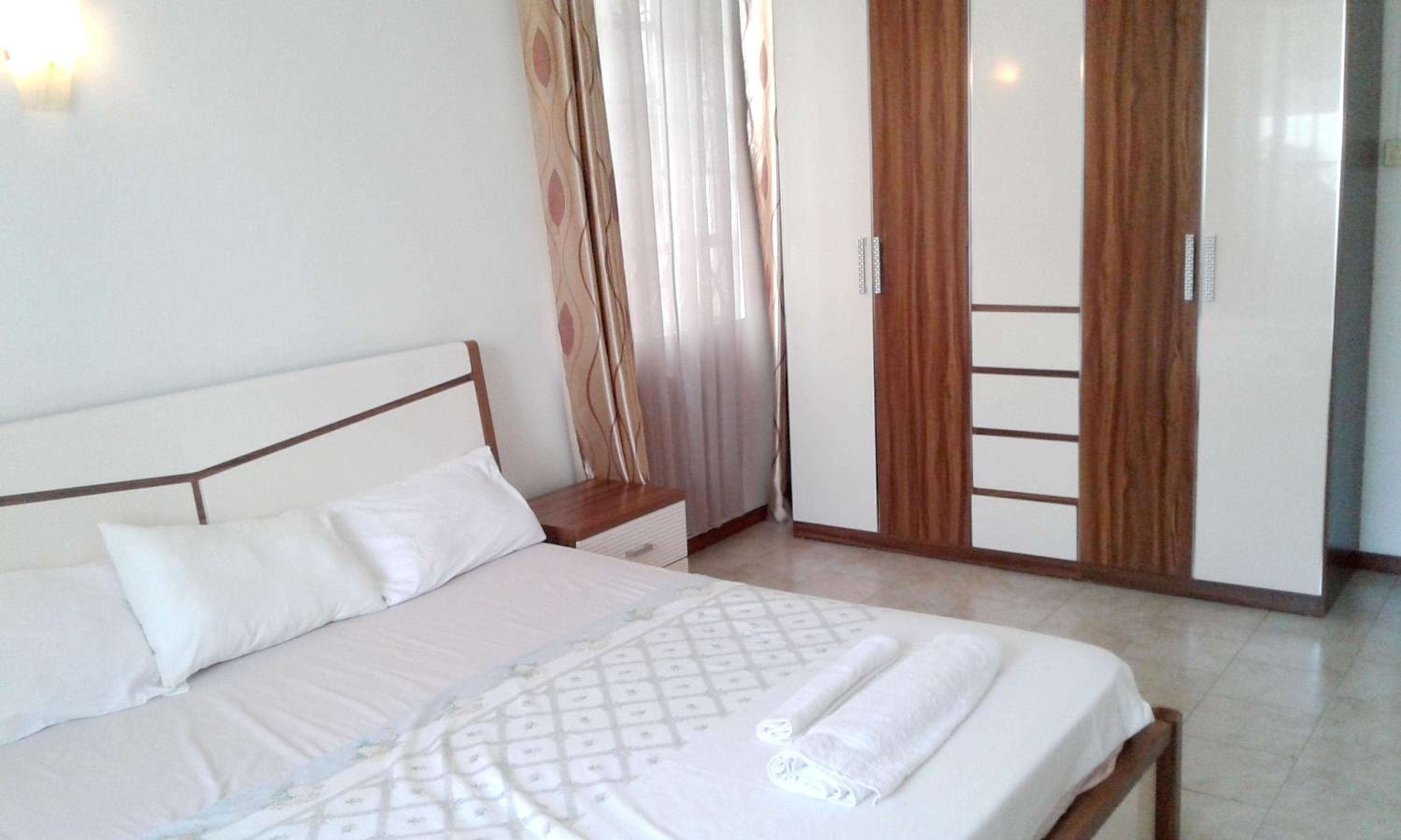 Spacious apartment in Trou aux Biches 100 m² with shared pool view 4