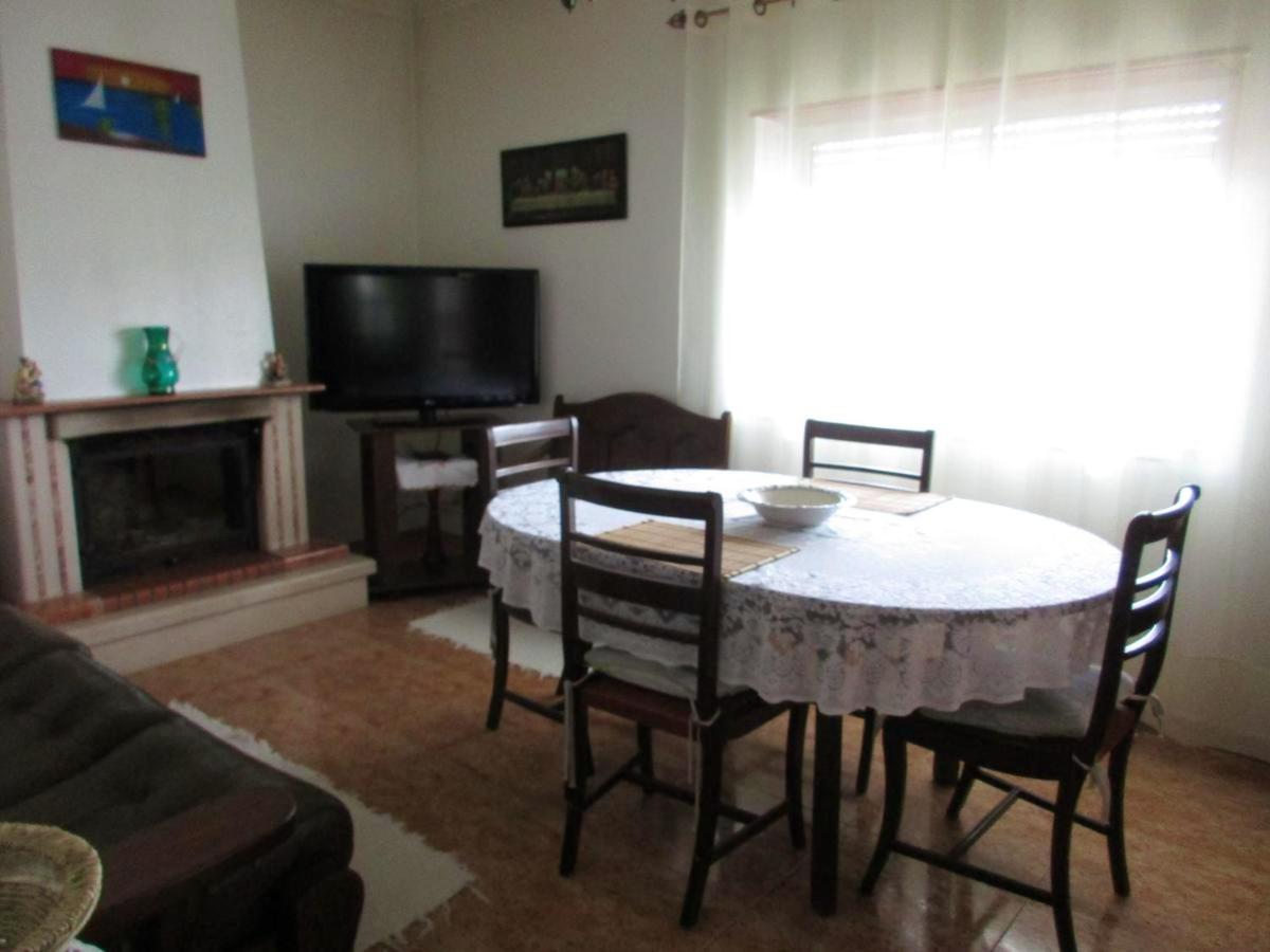 3 bedrooms house with enclosed garden and wifi at Sobral de Monte Agraco view 2