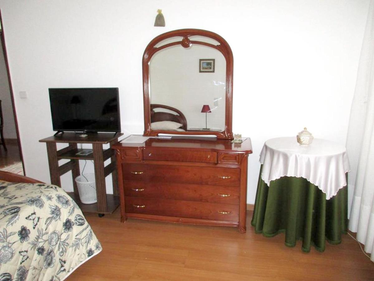 3 bedrooms house with enclosed garden and wifi at Sobral de Monte Agraco view 3