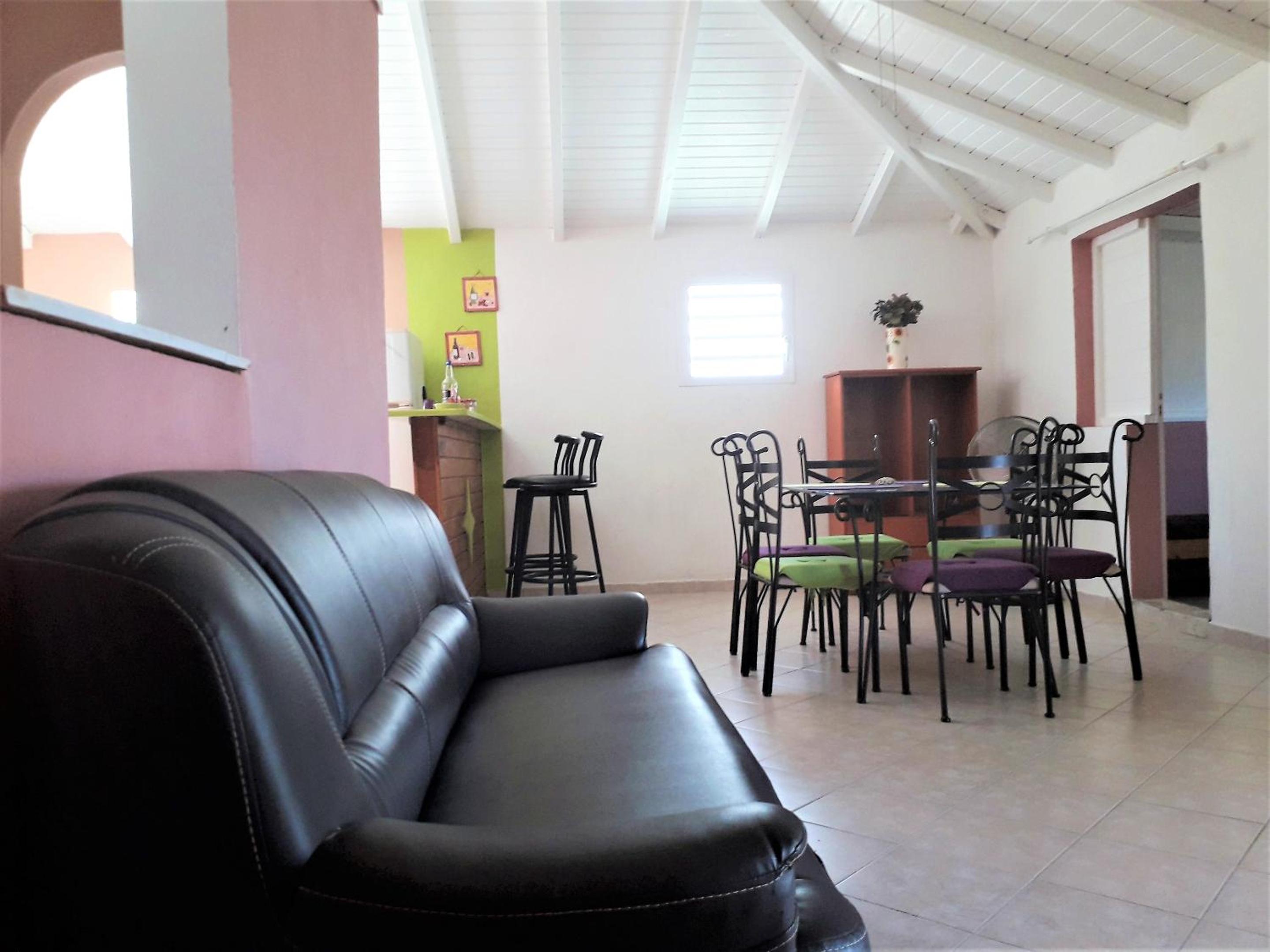Appartement charmant a Saint Francois avec terrasse view 2