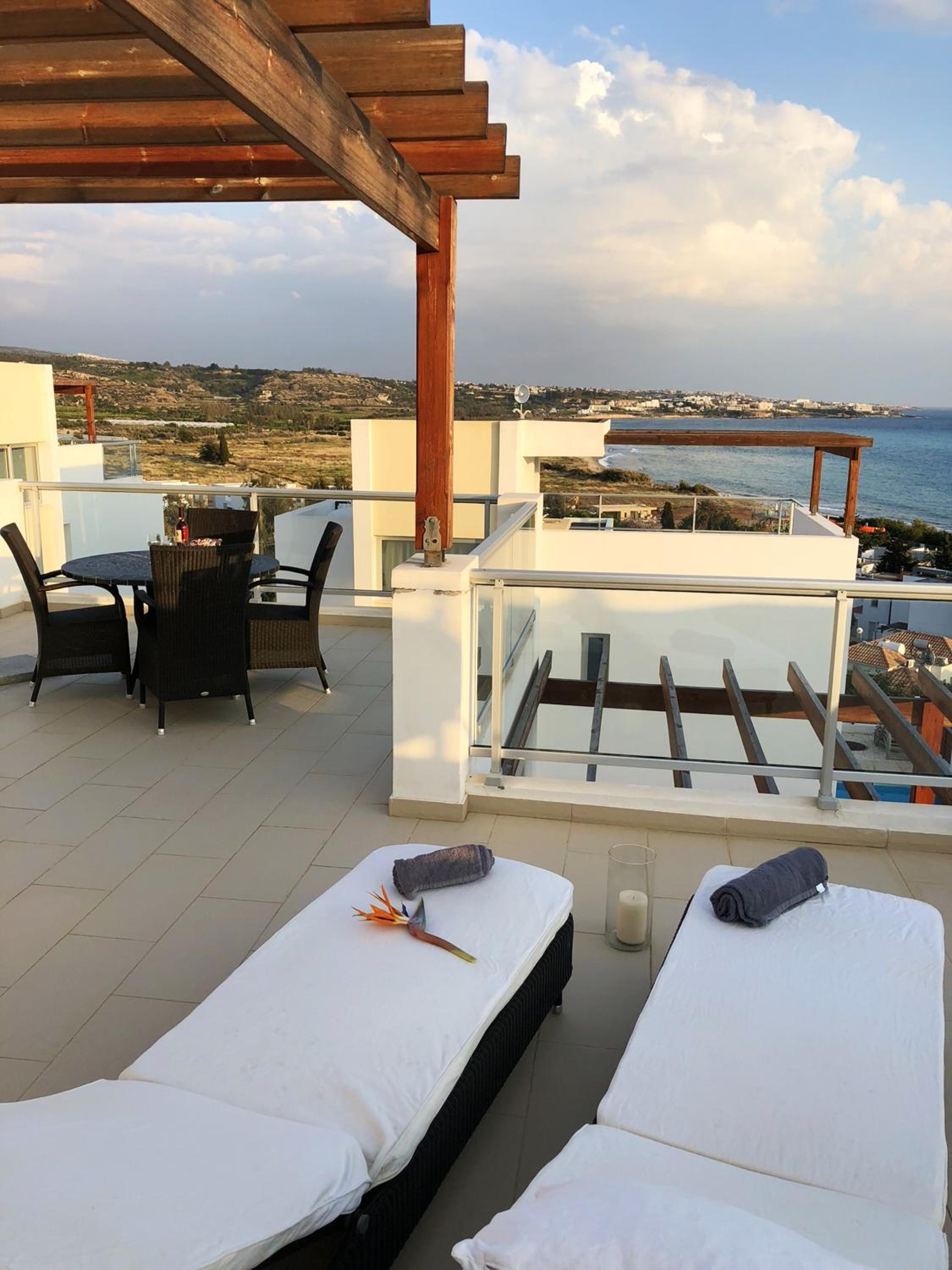Elegant Villa in Peyia with Sea View and Private Pool