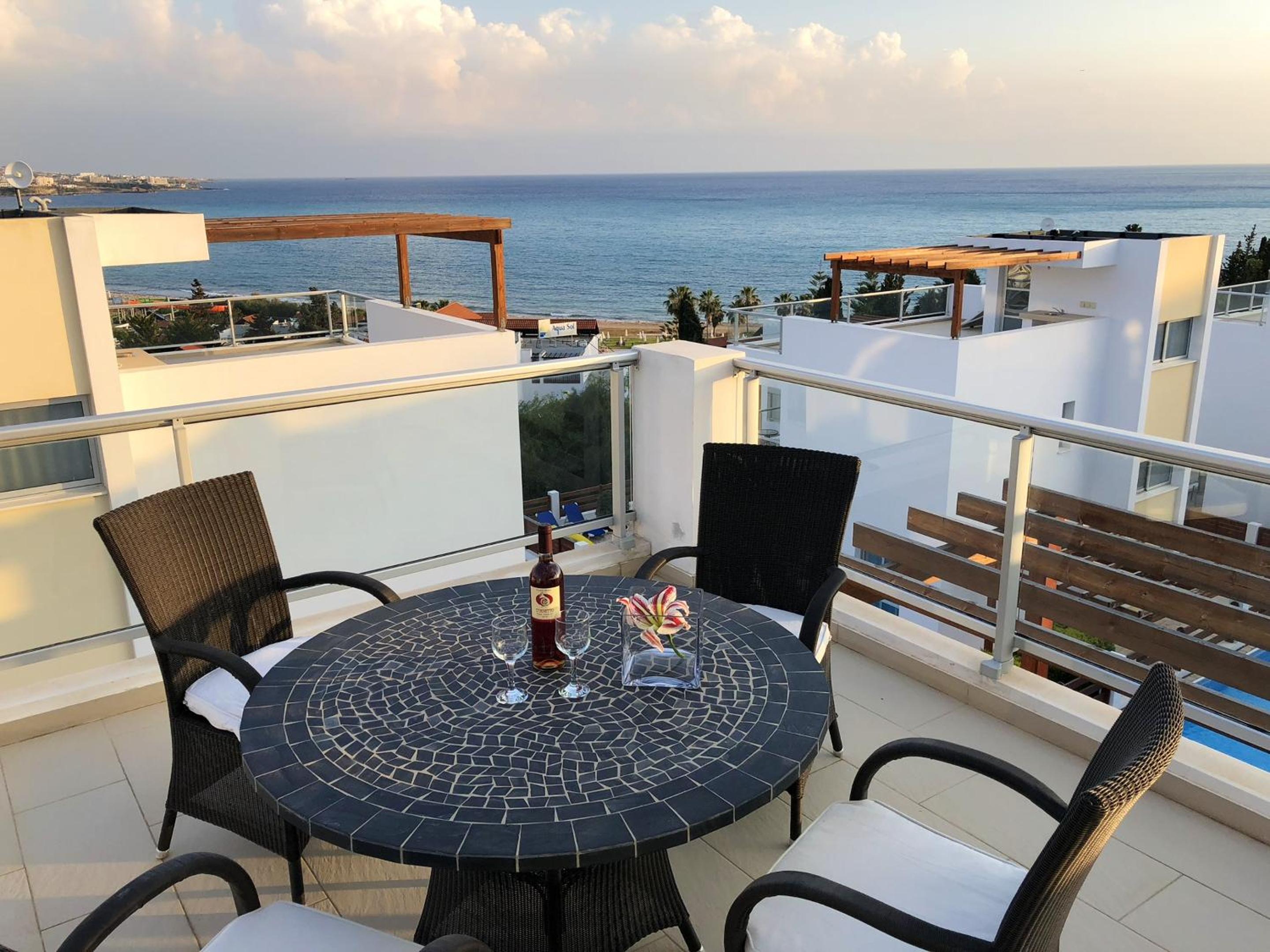 Elegant Villa in Peyia with Sea View and Private Pool