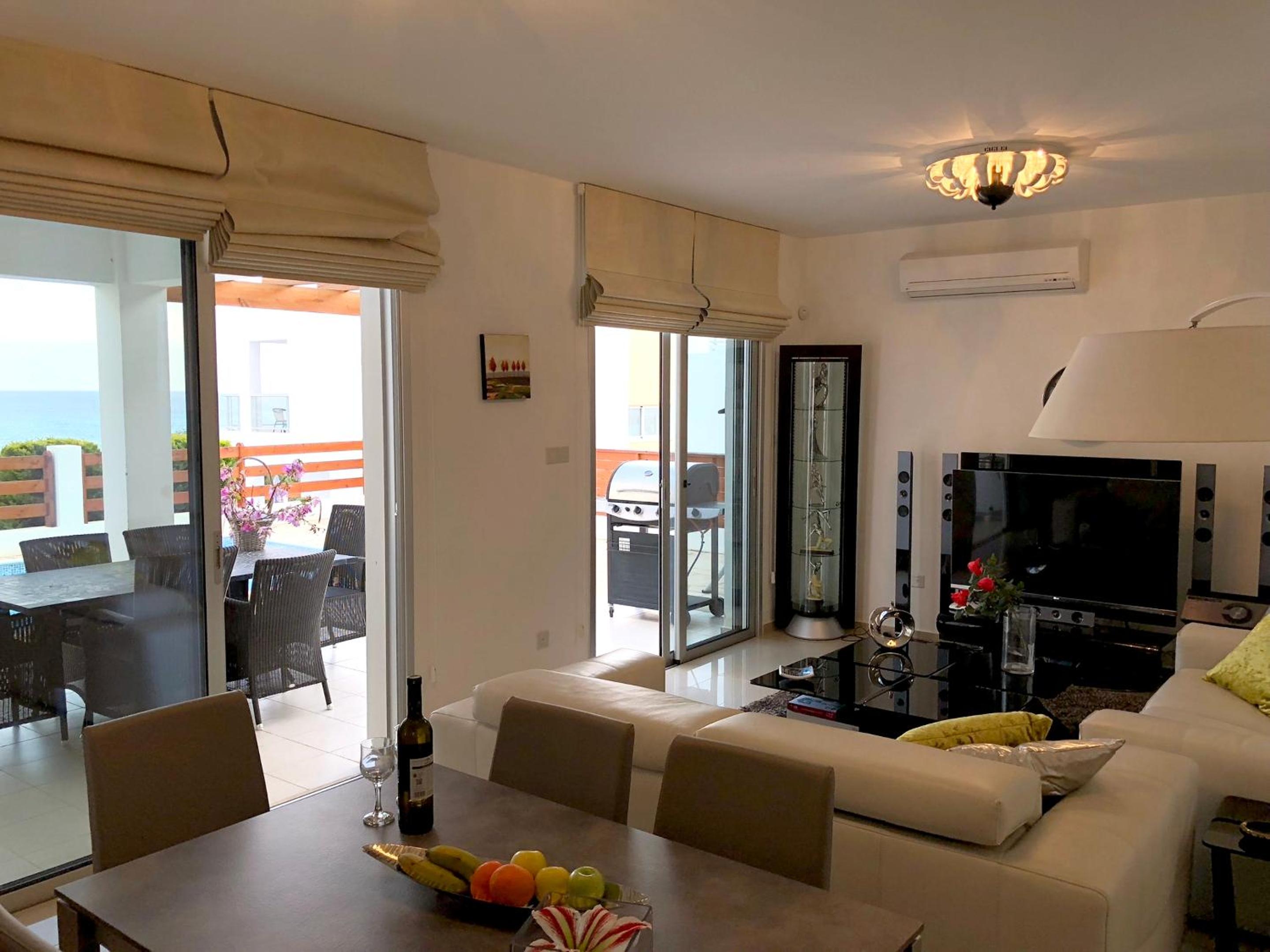 Elegant Villa in Peyia with Sea View and Private Pool